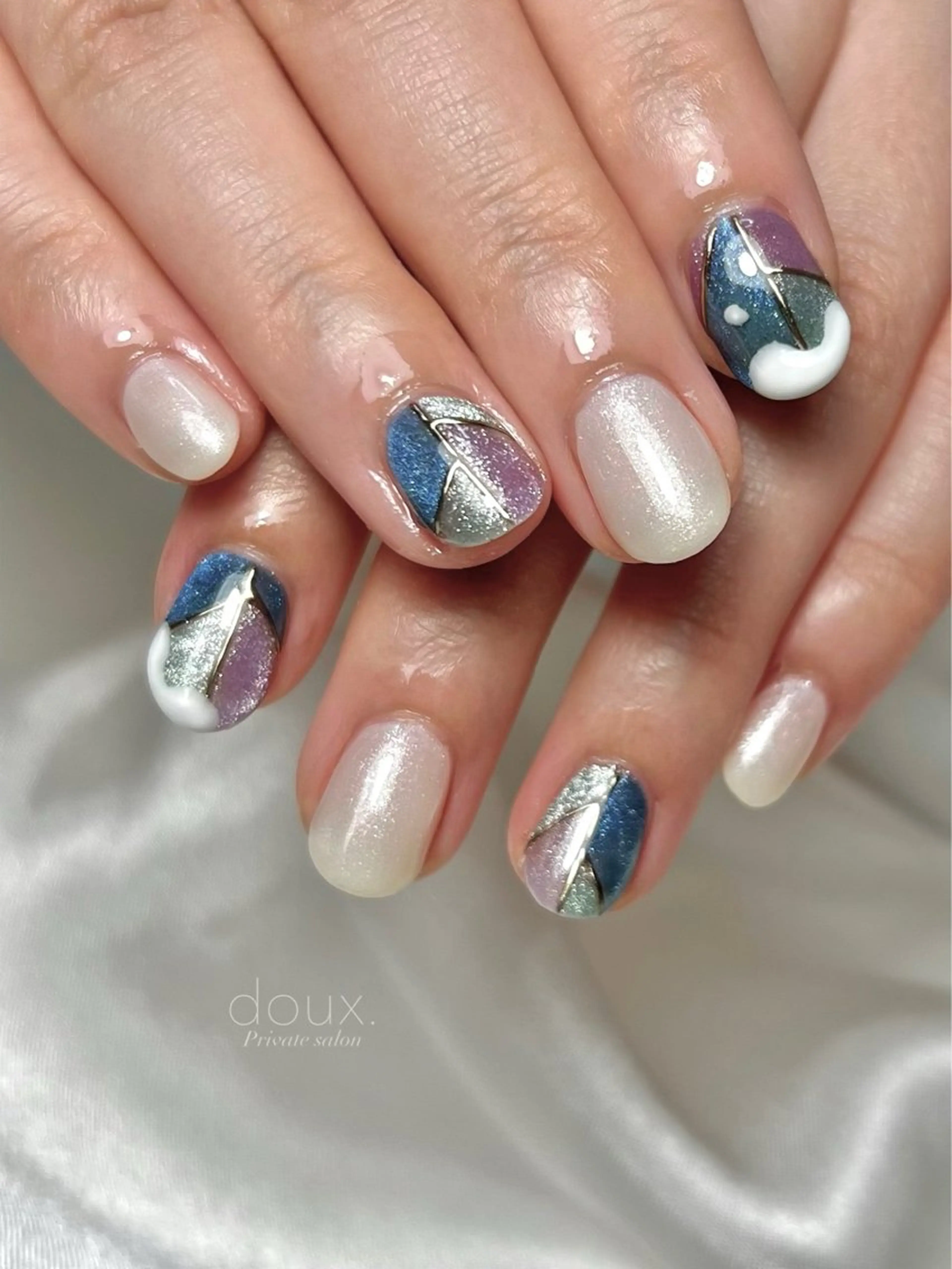ネイル 韓国ネイル マグネットネイル ミラーネイル 冬ネイル クリスマス ハンドネイル doux. nailのネイルデザイン