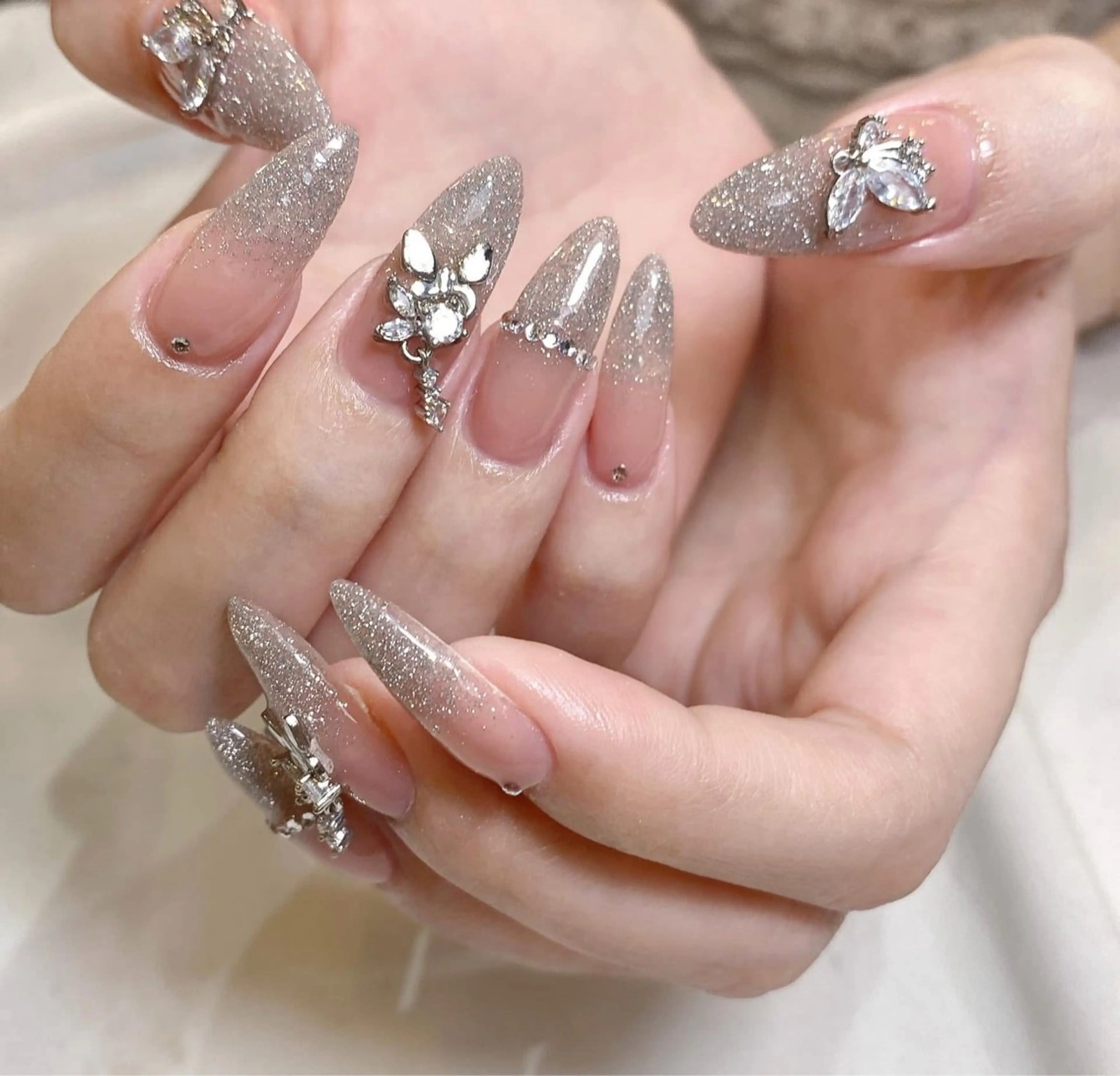 ネイル 長さ出し フレンチネイル ジェルネイル ガラスフレンチ 韓国ネイル ハンドネイル Minette nailHuongのネイルデザイン