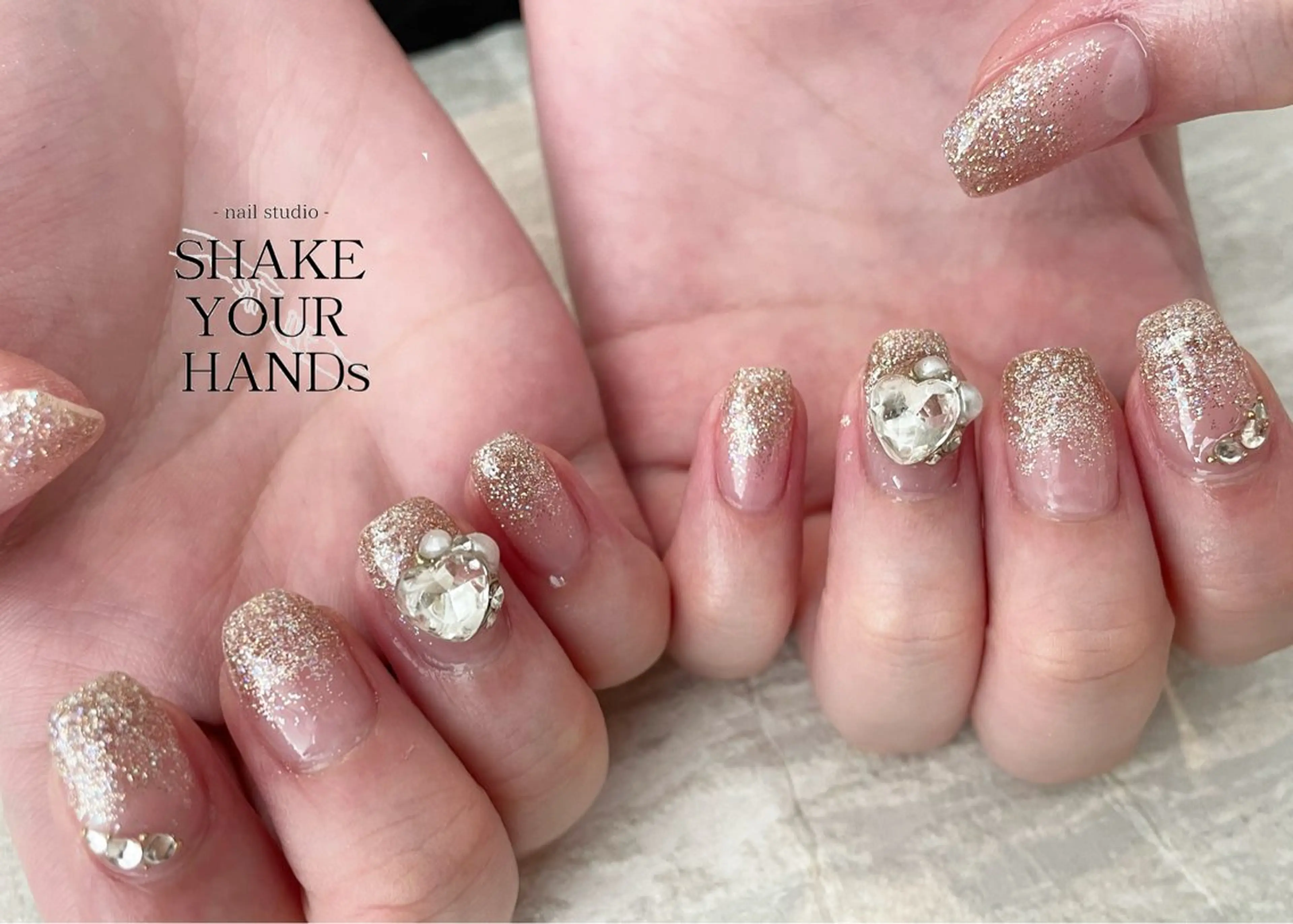 ネイル ハンドネイル ネイルスタジオ シェイクユアハンズのネイルデザイン