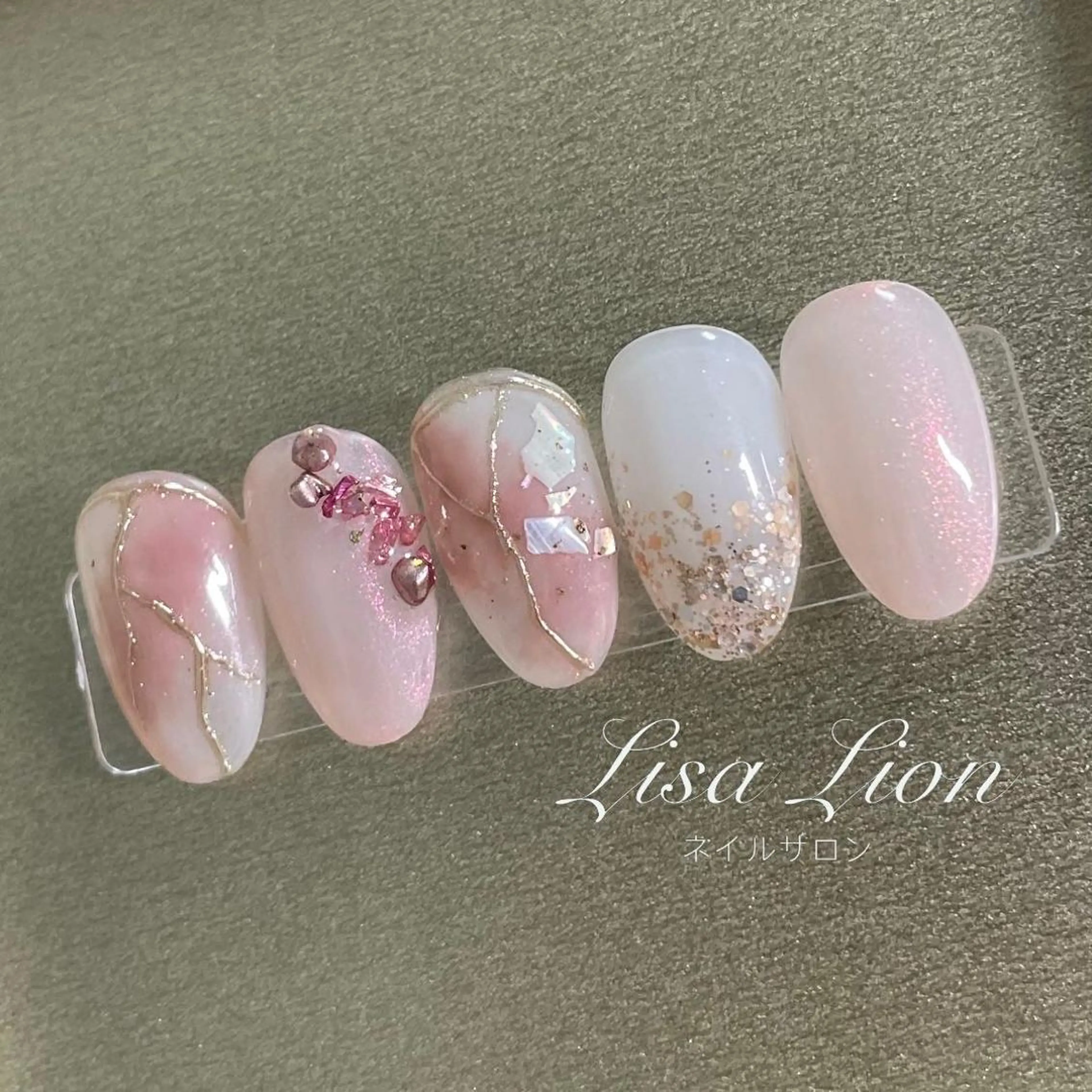 ミディアム M. Tui Tuiのネイルデザイン