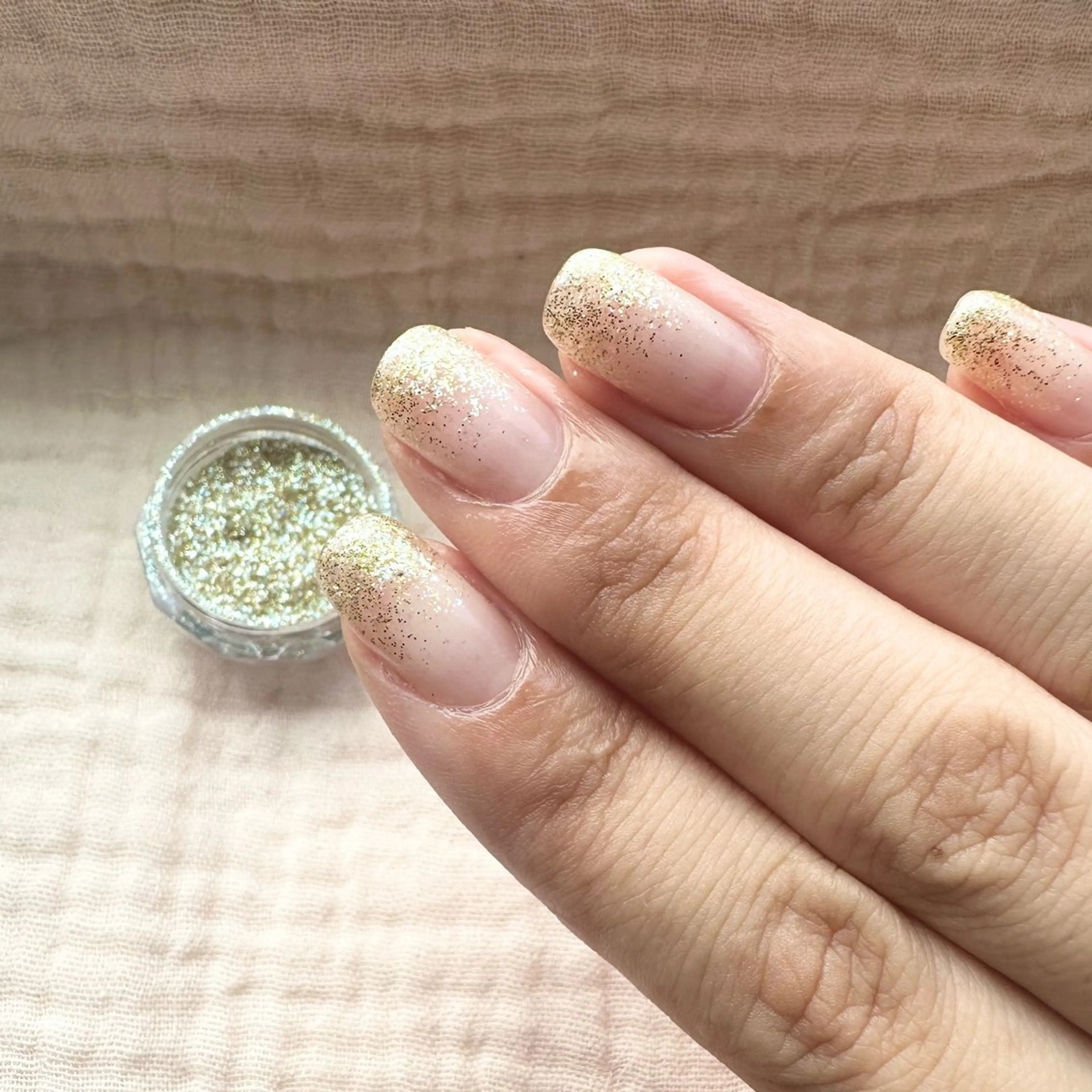 ネイル ラメ(グリッター) ラメグラデーション 夏ネイル ハンドネイル saison nailのネイルデザイン