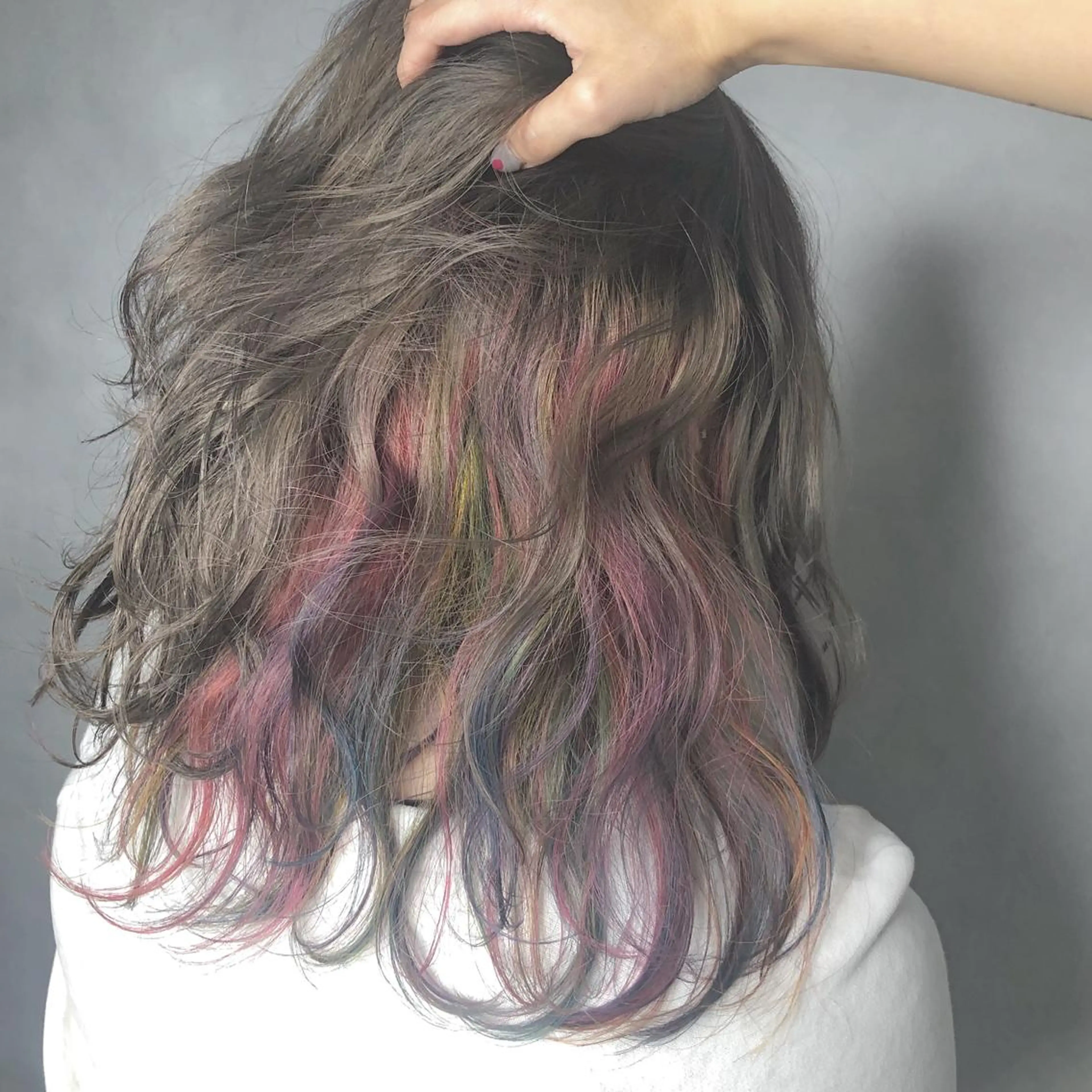 セミロング カラー インナーカラー ユニコーンカラー ORIKA 美容室のヘアスタイル