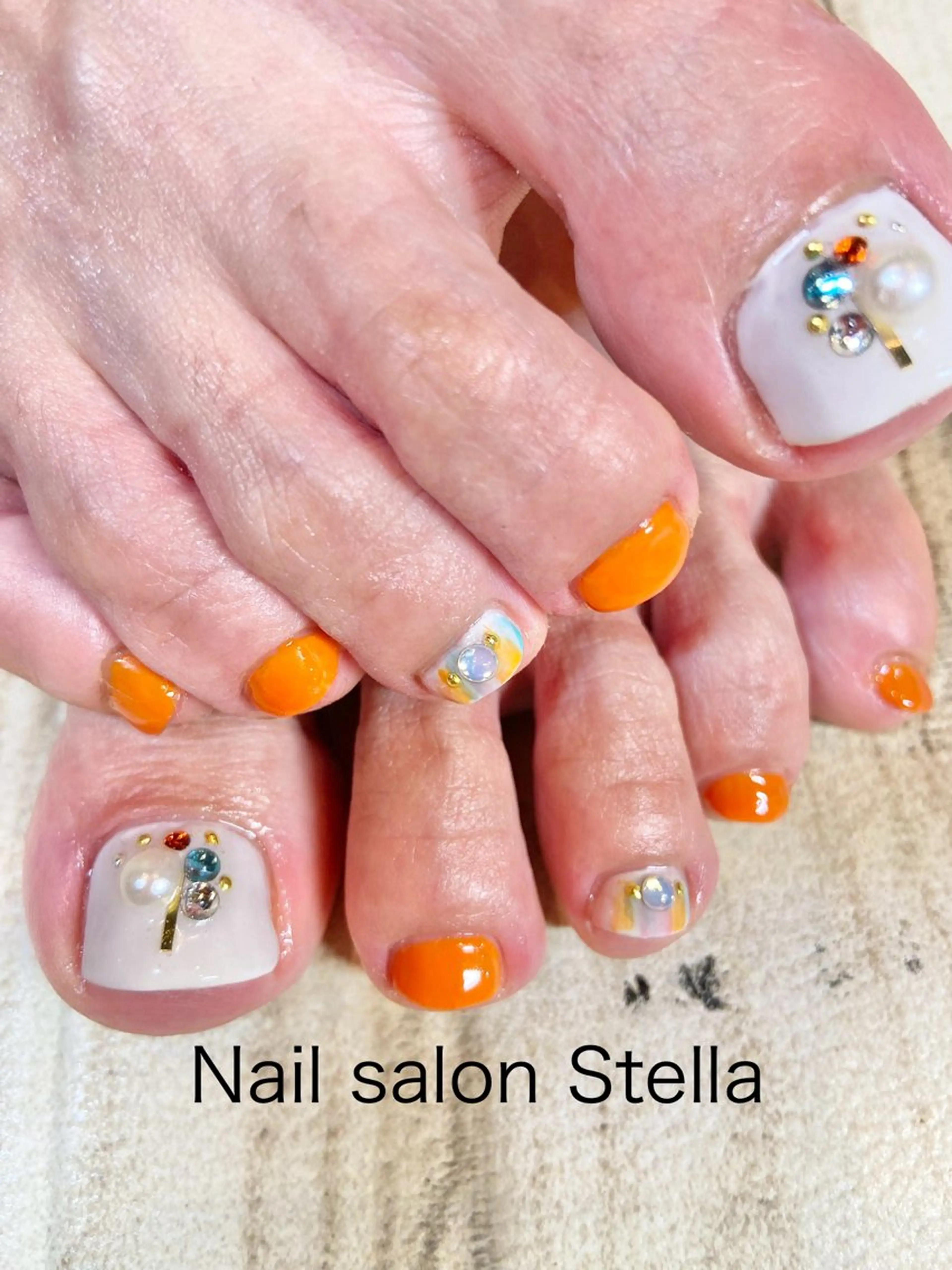 ネイル フットネイル オレンジ ネイルサロン ステラのネイルデザイン