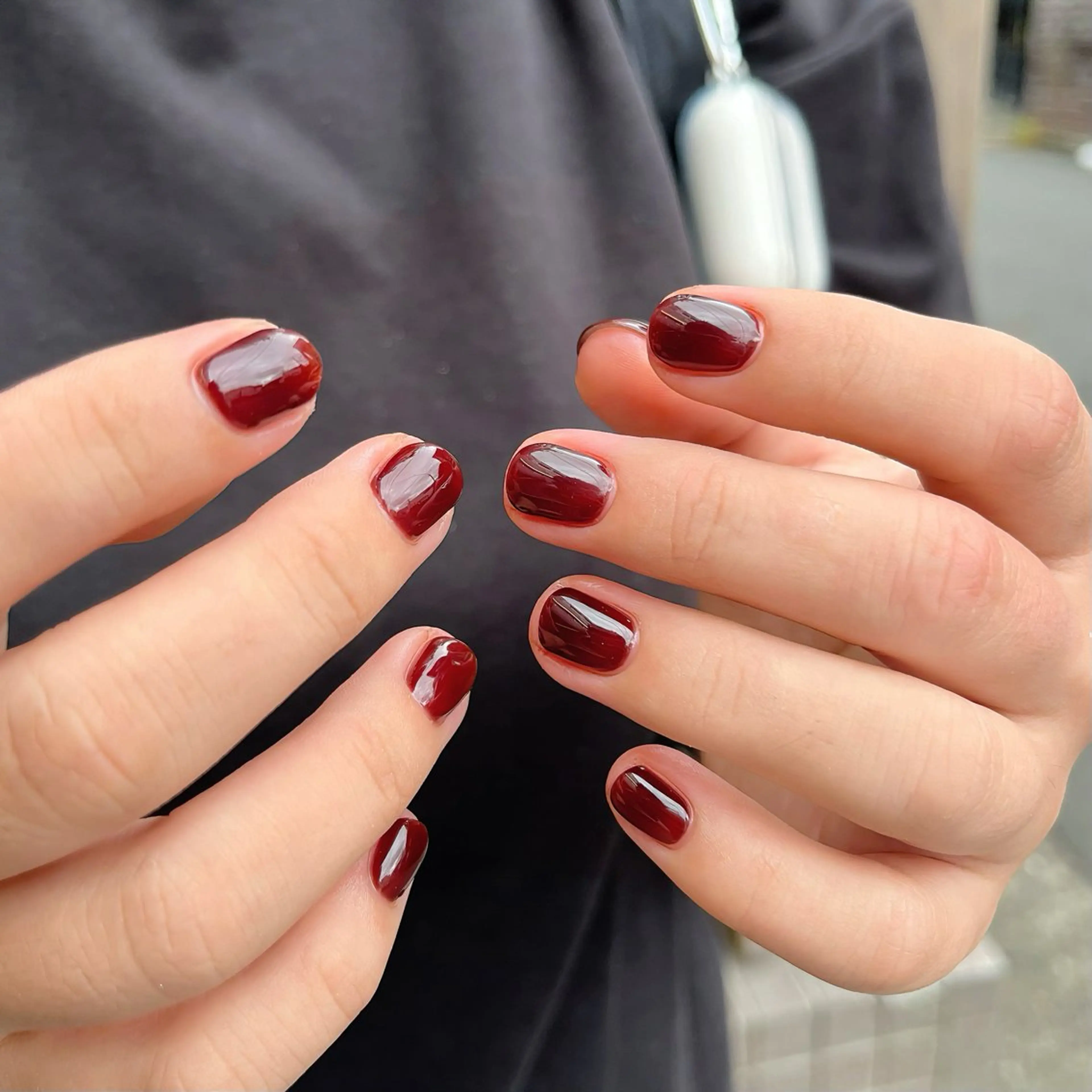 ネイル べっ甲ネイル ブラウン ワンカラーネイル 赤色 シンプルネイル ハンドネイル ハンドケア 🎀NAIL🎀 AI🪄︎︎◝✩のネイルデザイン