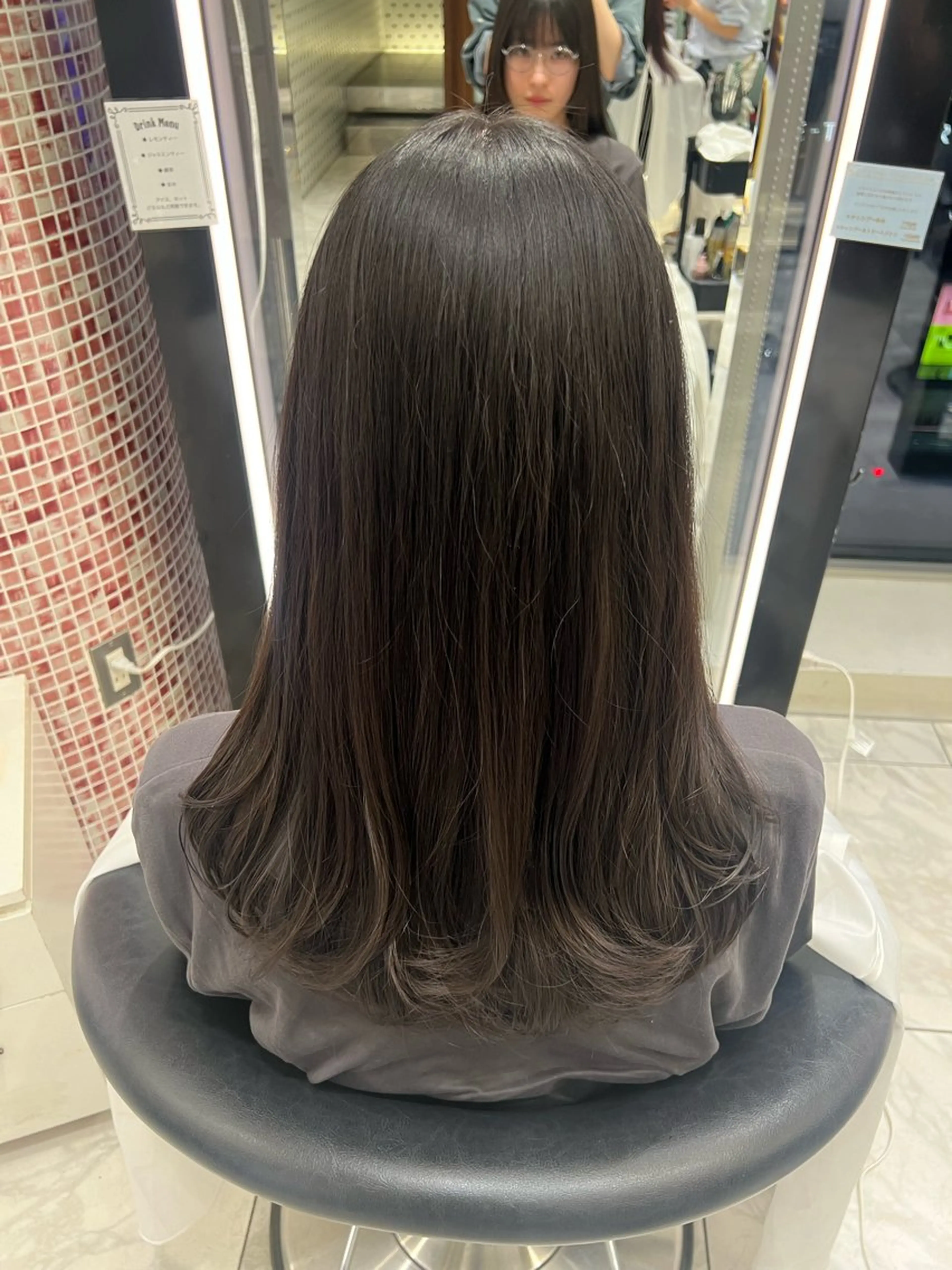 ロング コテ巻きパーマ🐾 篠谷悠衣のヘアスタイル