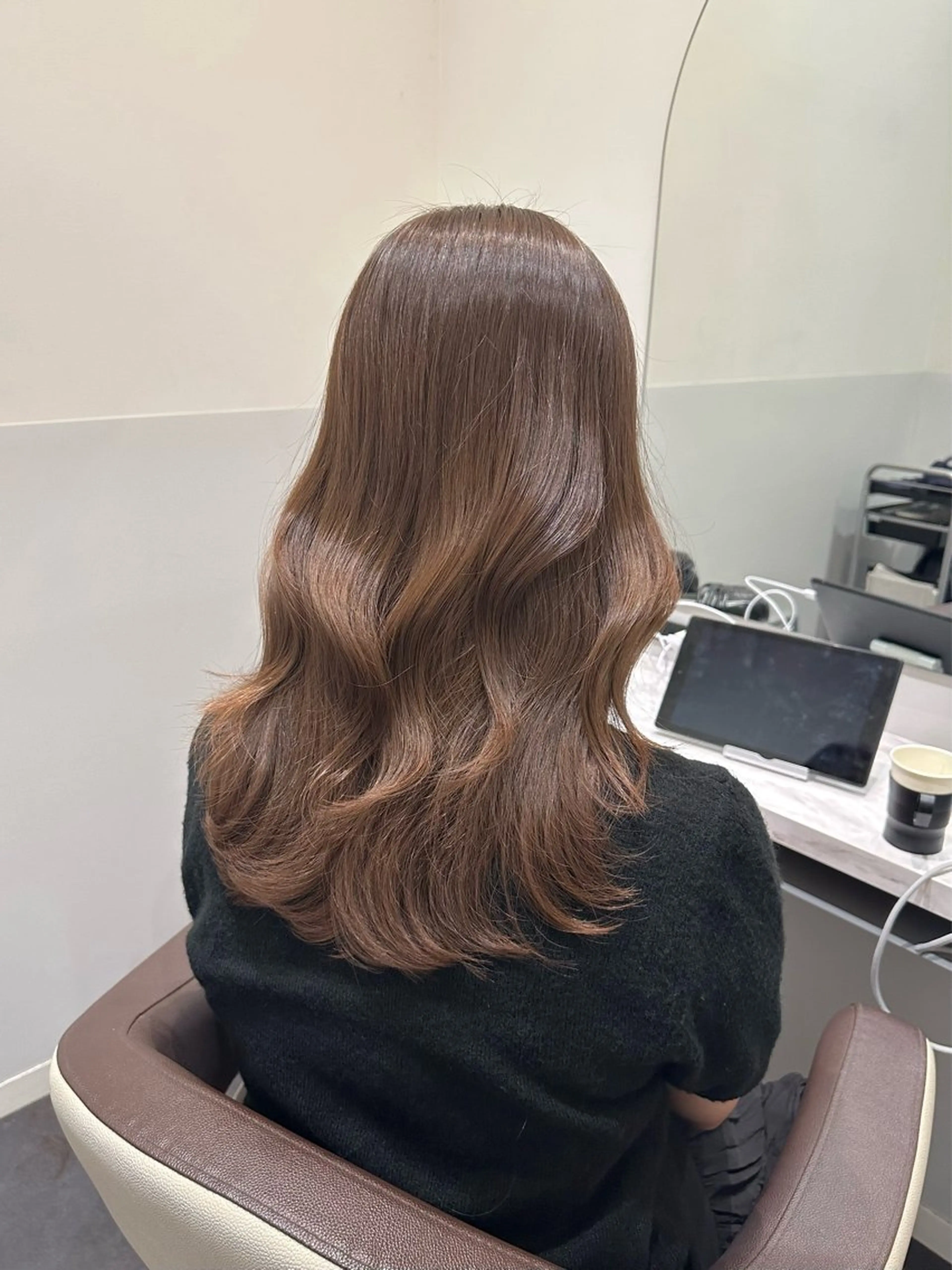 セミロング カラー ベージュカラー ブリーチ ブリーチなしカラー くびれヘア くびれレイヤー LUMO所属・矢野 晃平のヘアスタイル