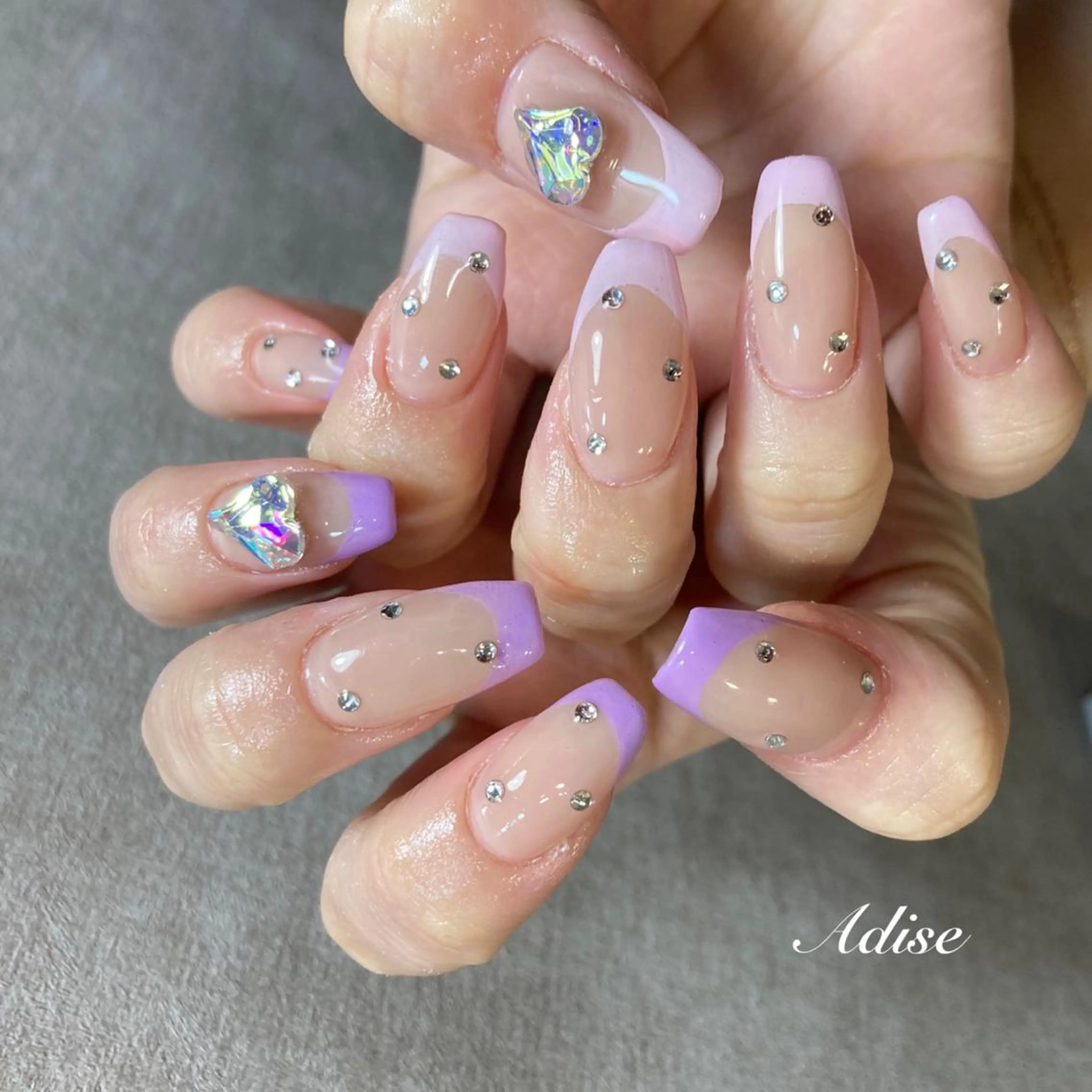 ネイル フレンチネイル グラデーション ニュアンスネイル オフィスネイル 第一印象専門サロン ADISEのエステ・リラクイメージ