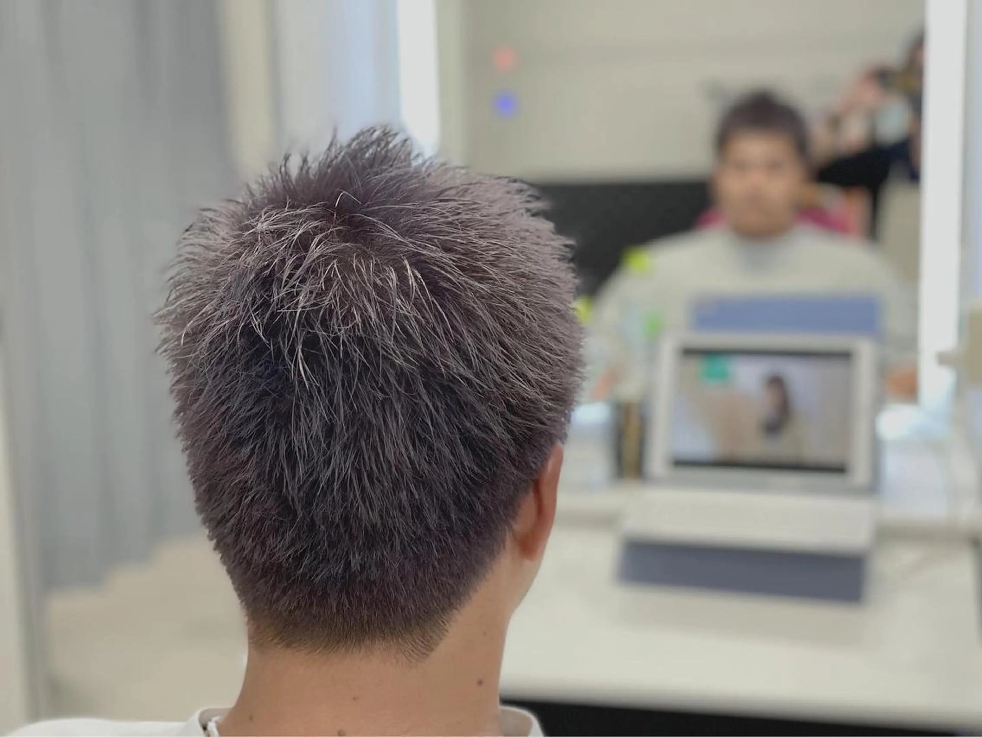 ショート カラー メンズ メンズハイトーン ハイトーンカラー hair salon L所属・平山 弘樹のヘアスタイル