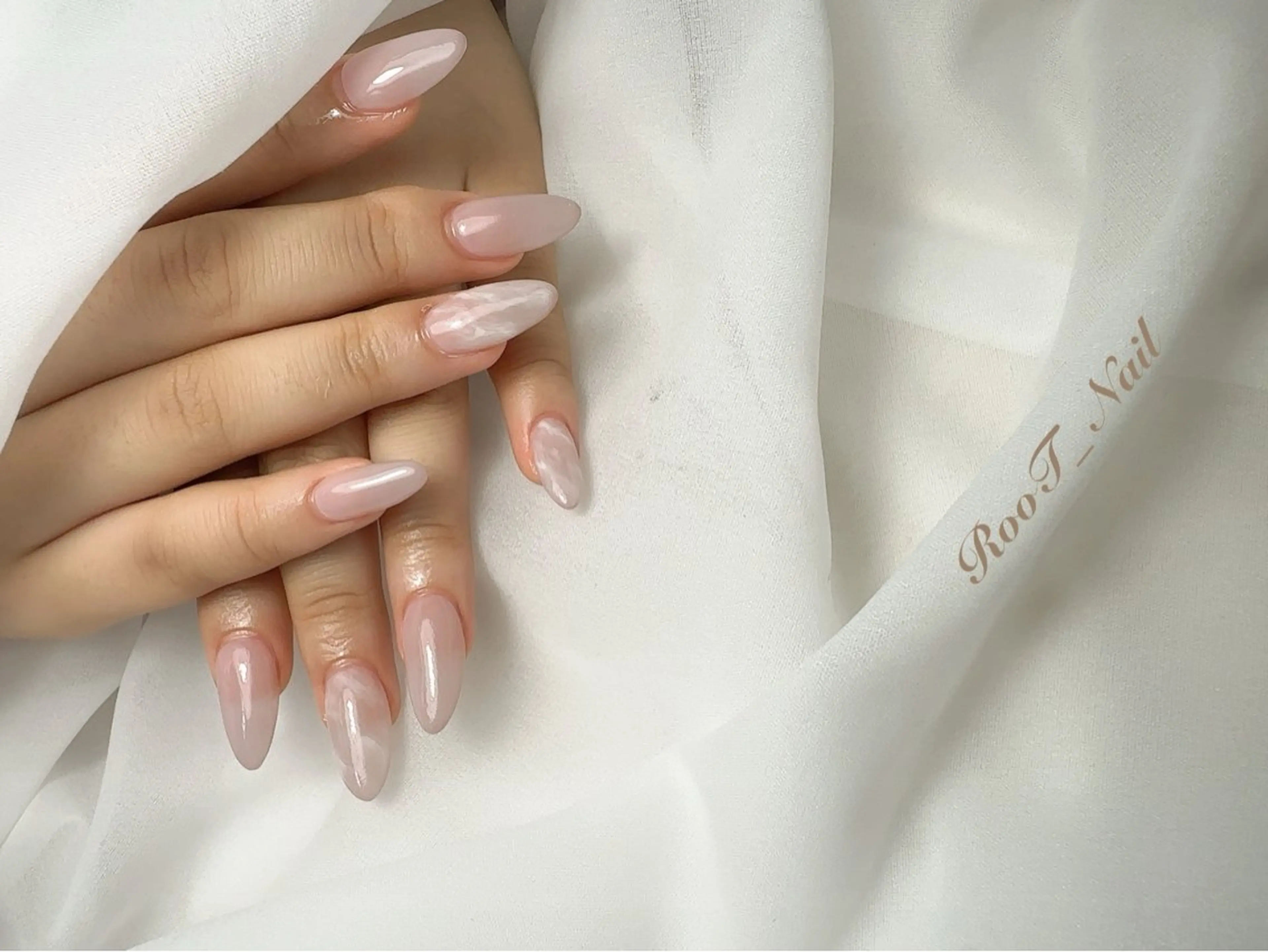 ネイル 長さ出し ニュアンスネイル シンプルネイル ハンドネイル RooT Nailのネイルデザイン