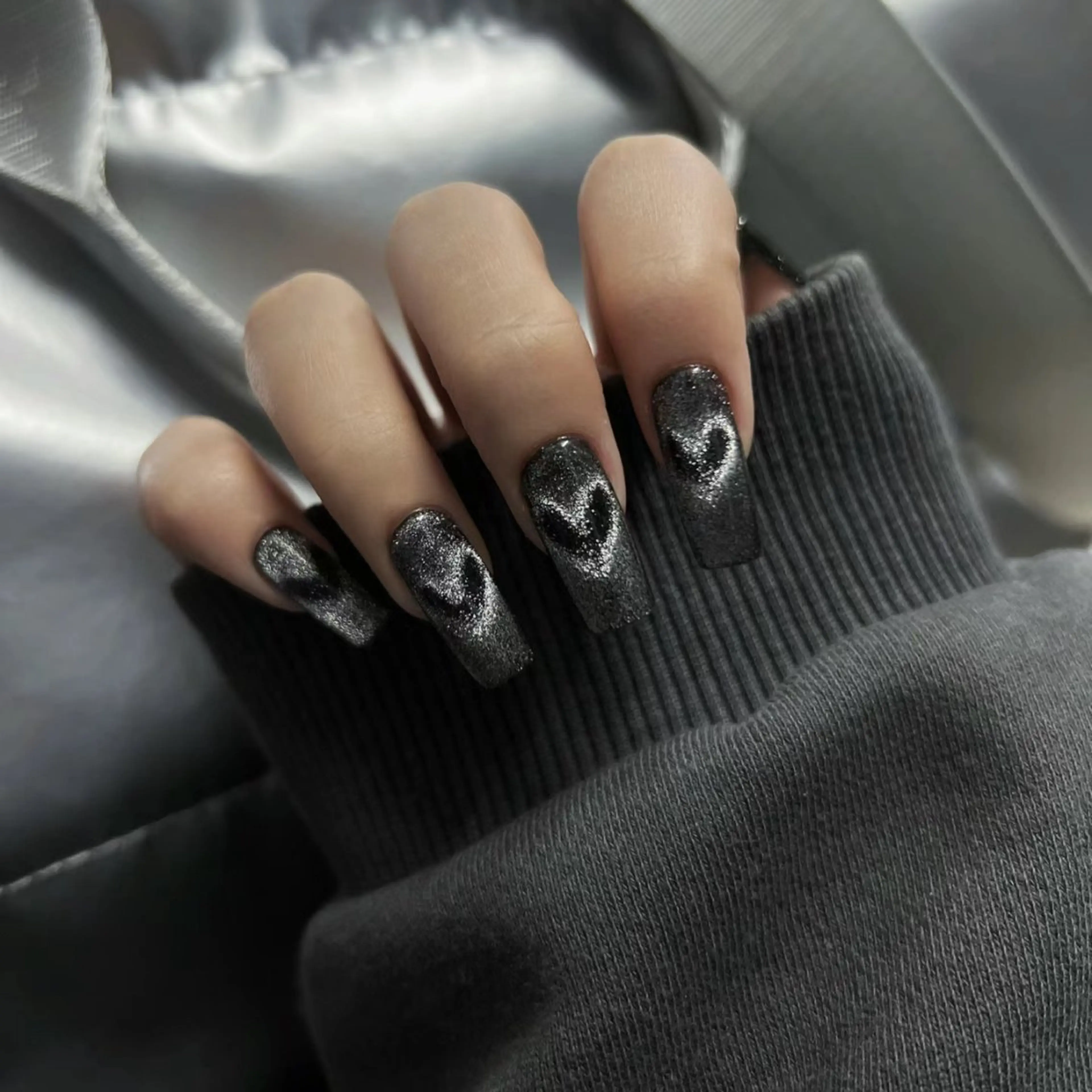 流行りのマグネットハードネイル（マグネットカラーを変更可能です）の写真