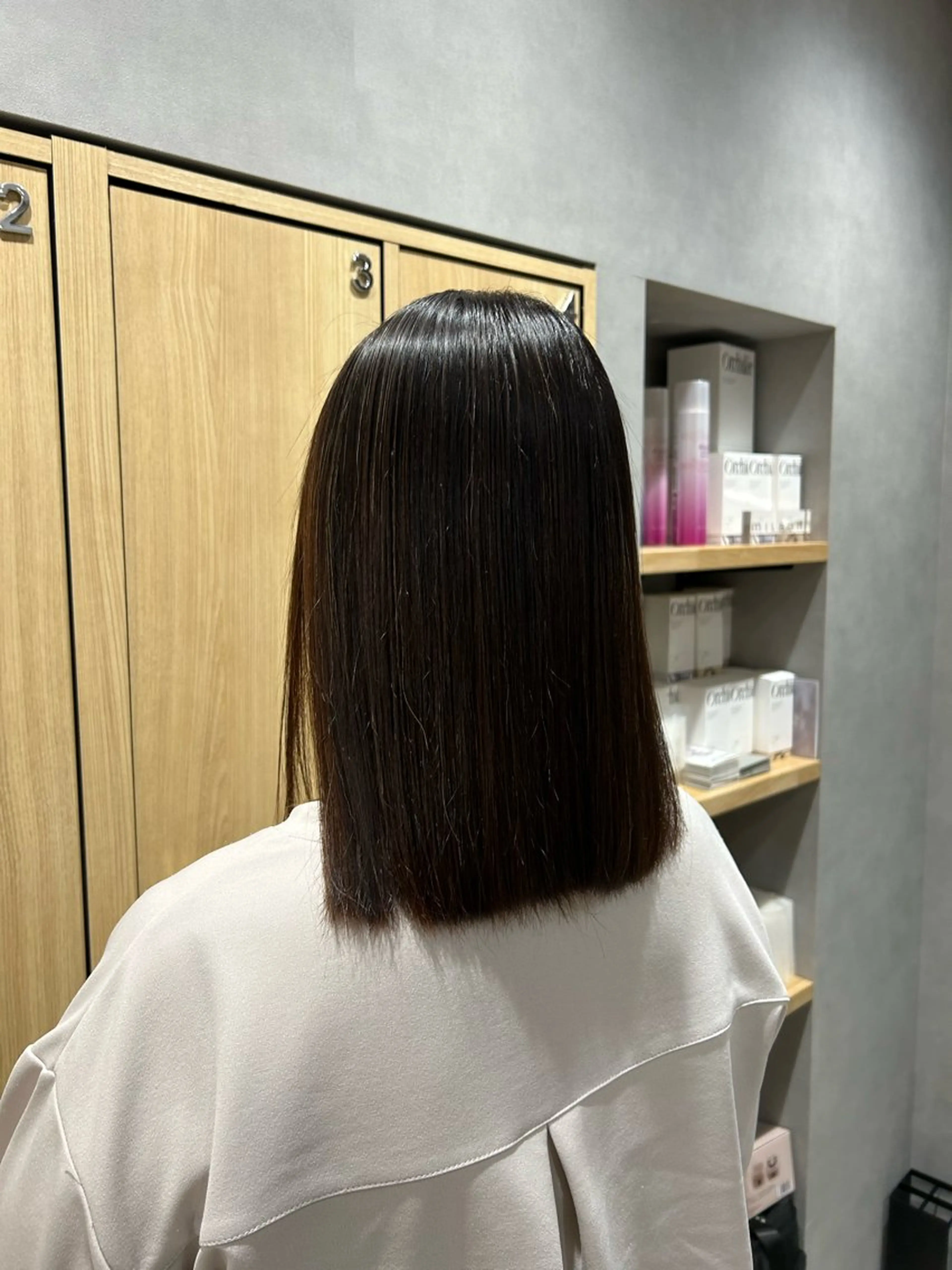 ミディアム NOAHL所属・yuna スパ/カラーのヘアスタイル