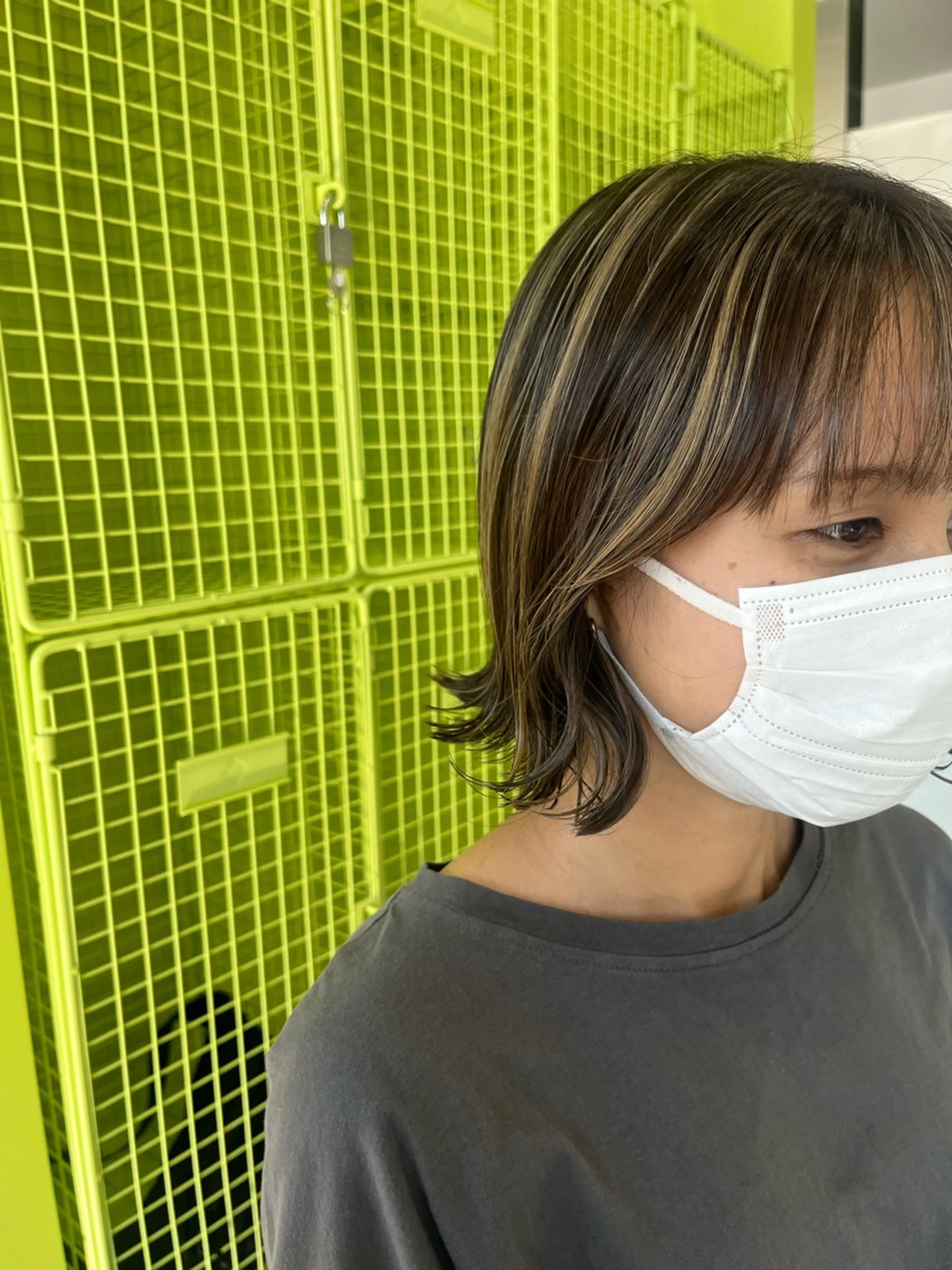 ショート カラー ハイライトカラー 顔まわりレイヤー 顔周りカット ハイライト レイヤーカット ヘアカラー 井澤 和花のヘアスタイル