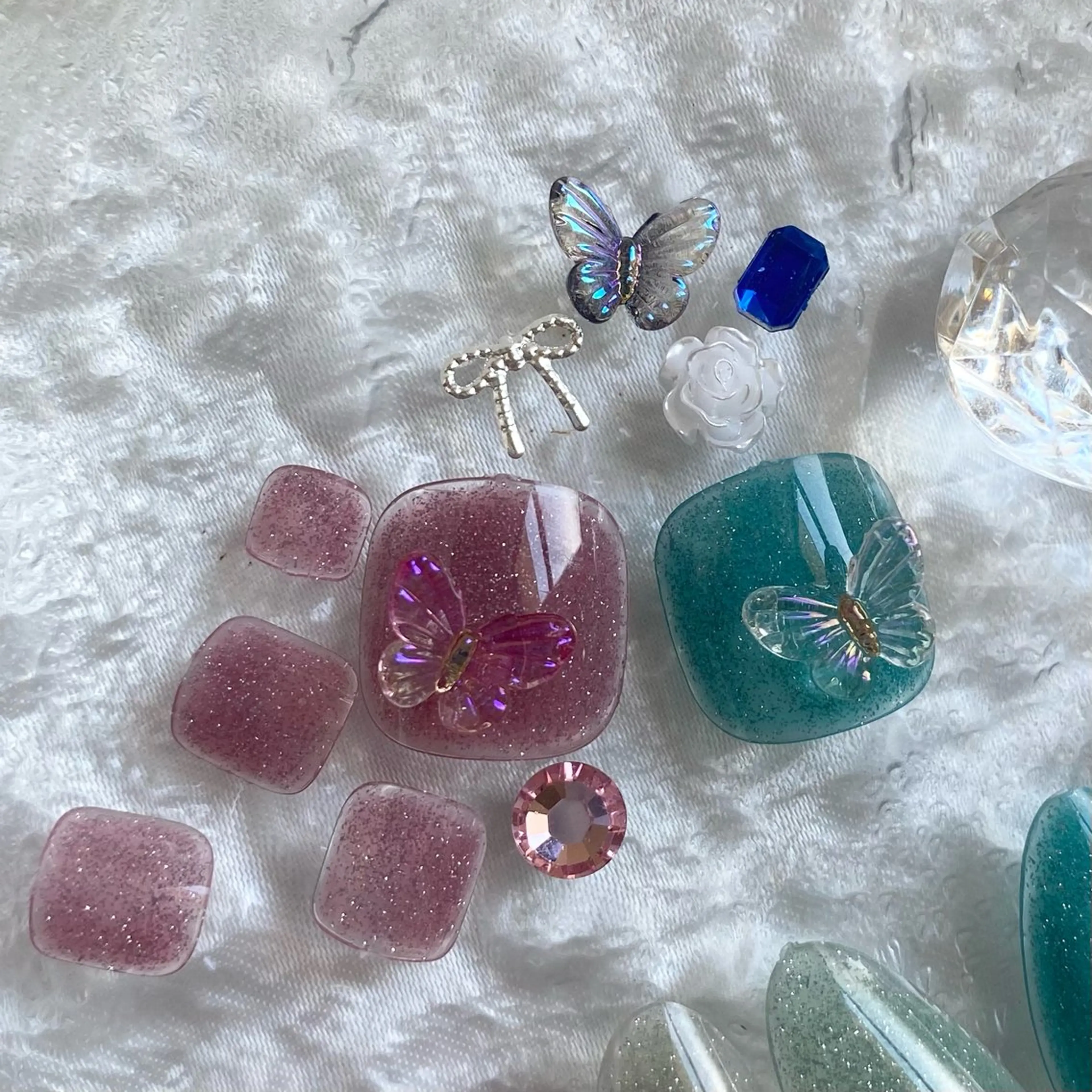 【FOOTソフトジェルオフ込み】✨フラッシュネイルワンカラー➕🦋お好きなパーツ2つまで無料‼️の写真