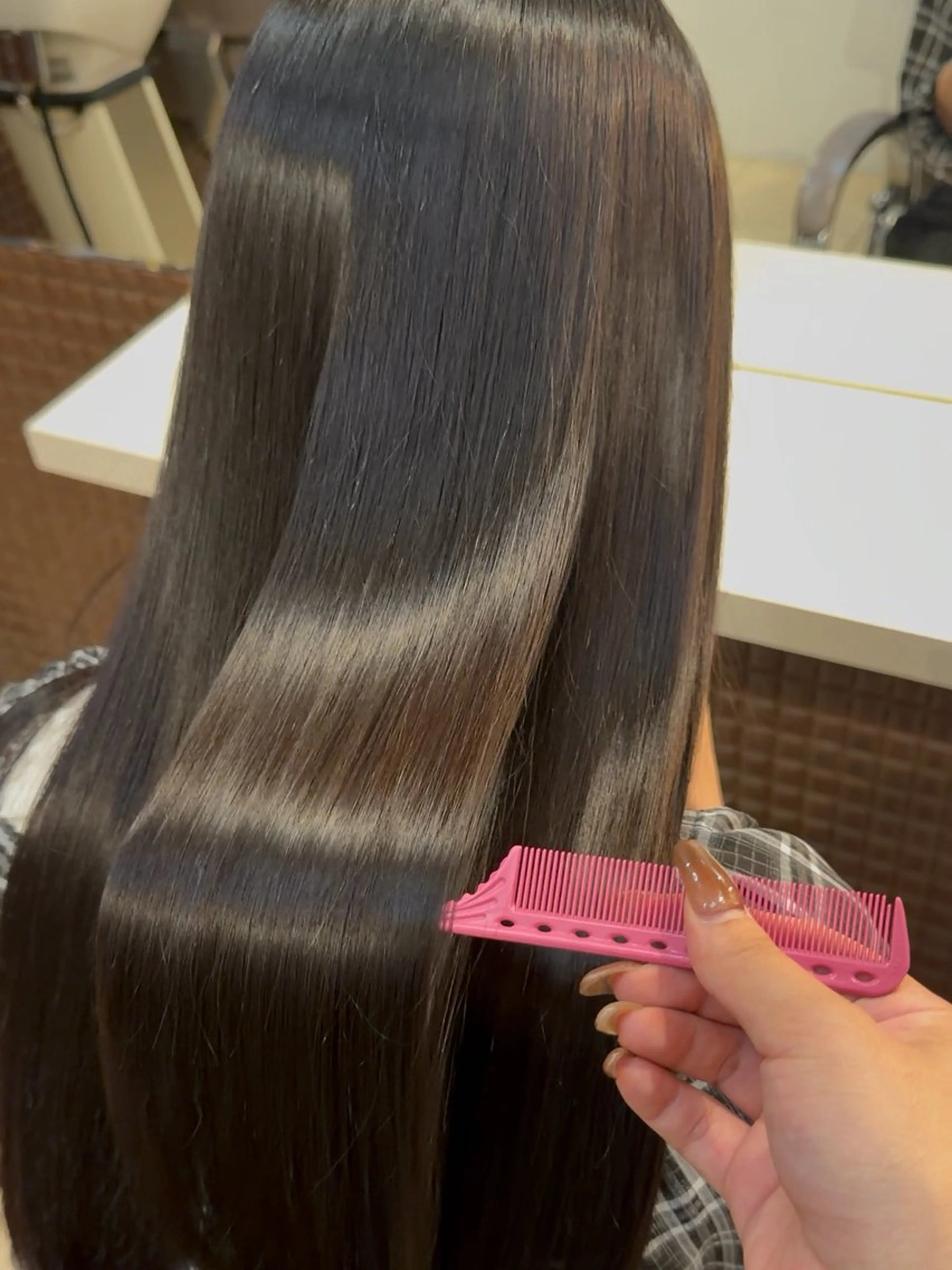 ロング カラー ブリーチ 透明感カラー ブリーチなしカラー 髪質改善 ヘアカラー 髪質改善カラー｜ Yukino🫧のヘアスタイル