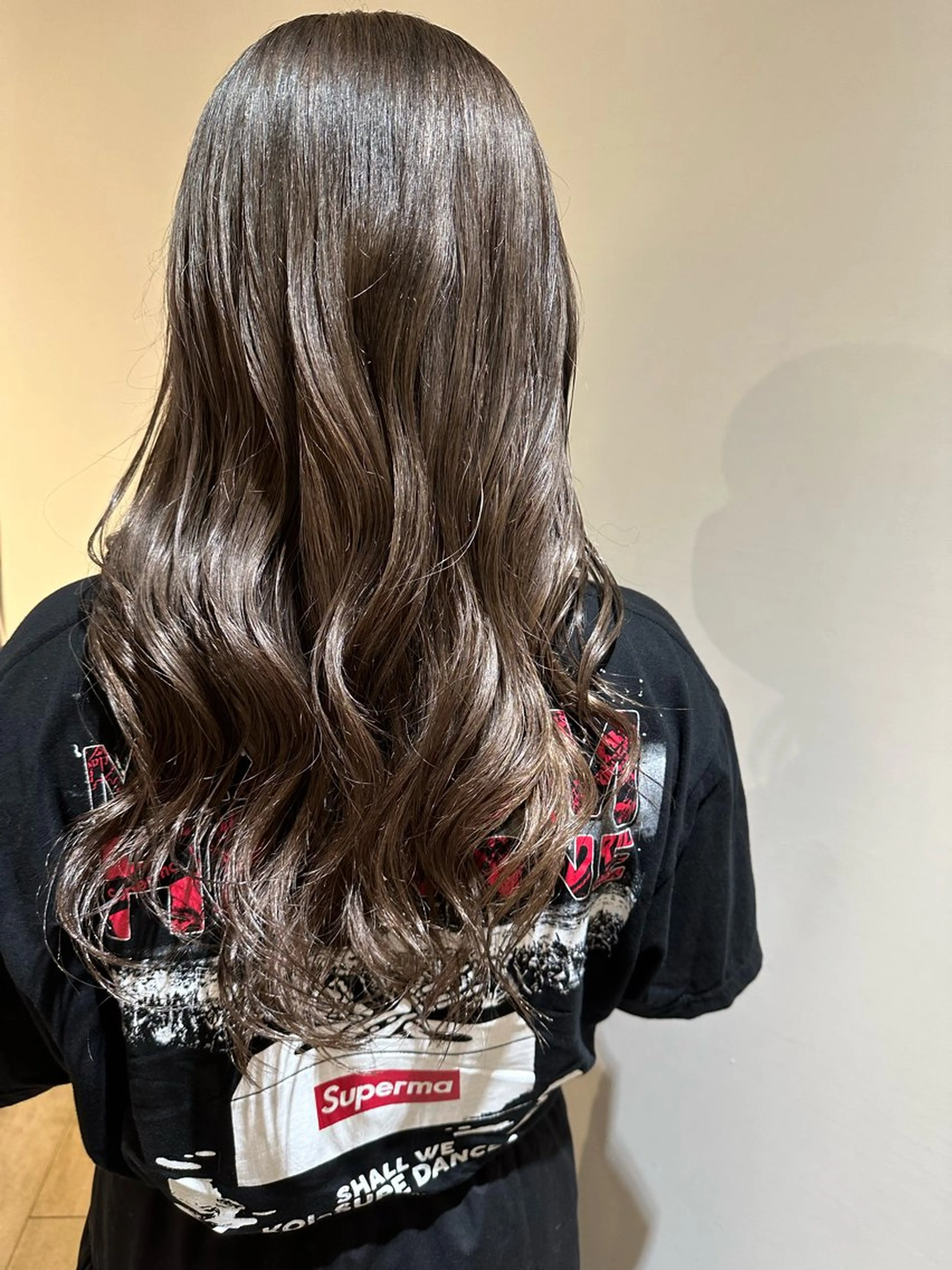 カラー グレージュ 大塚 夏生のヘアスタイル