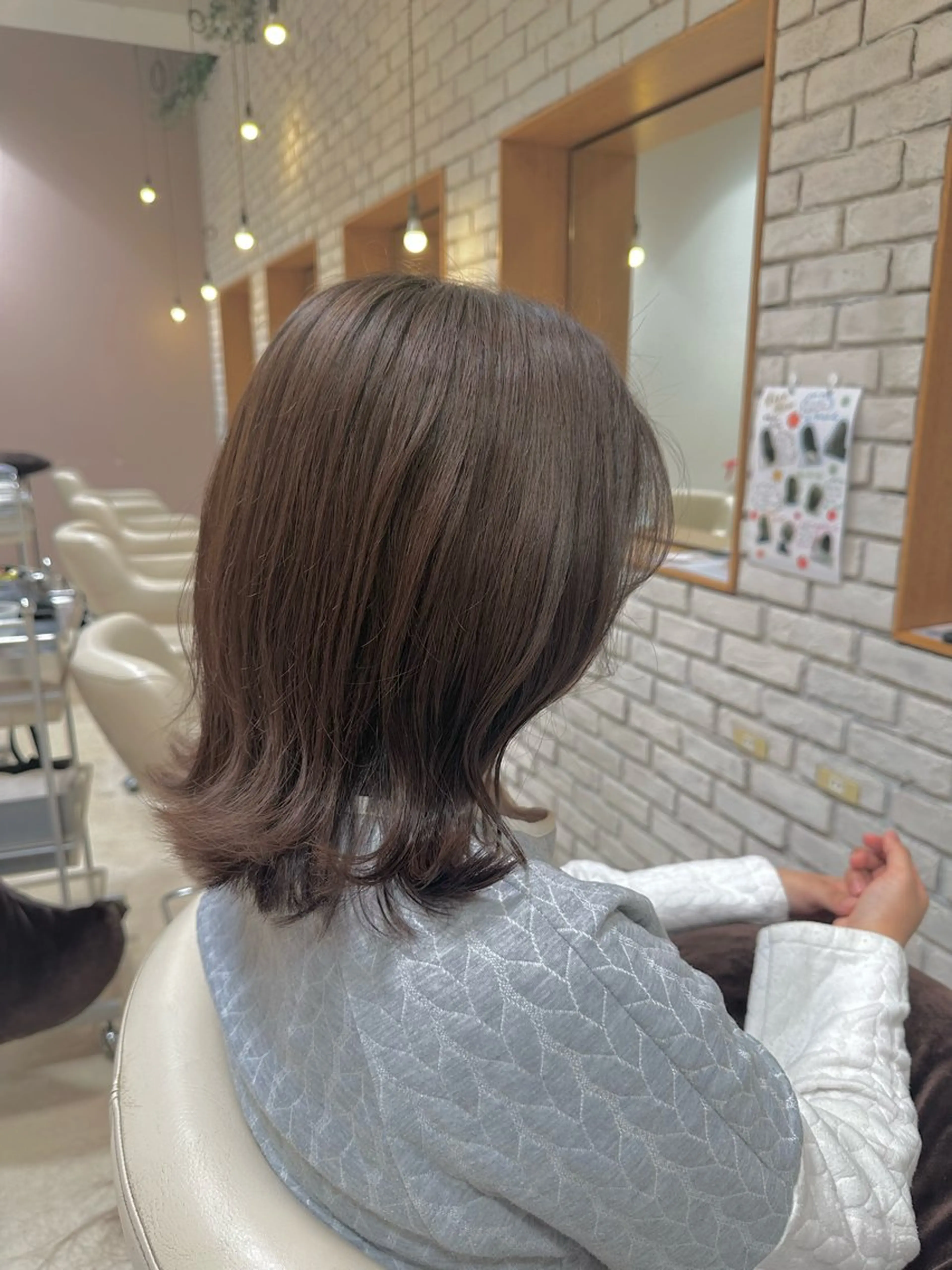 セミロング 梅本 夢香のヘアスタイル
