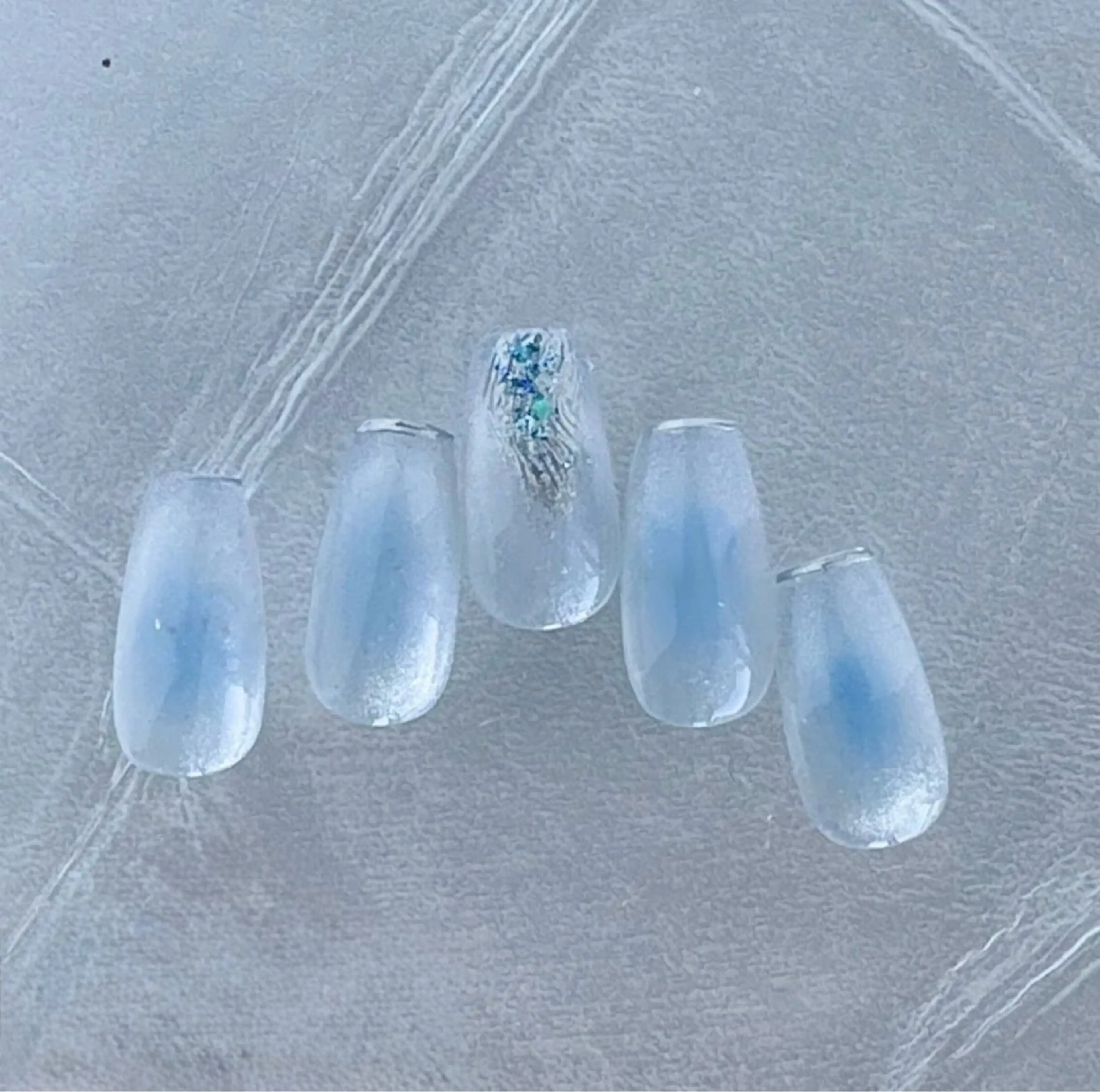 ネイル ハンドネイル 穎 アオリのネイルデザイン