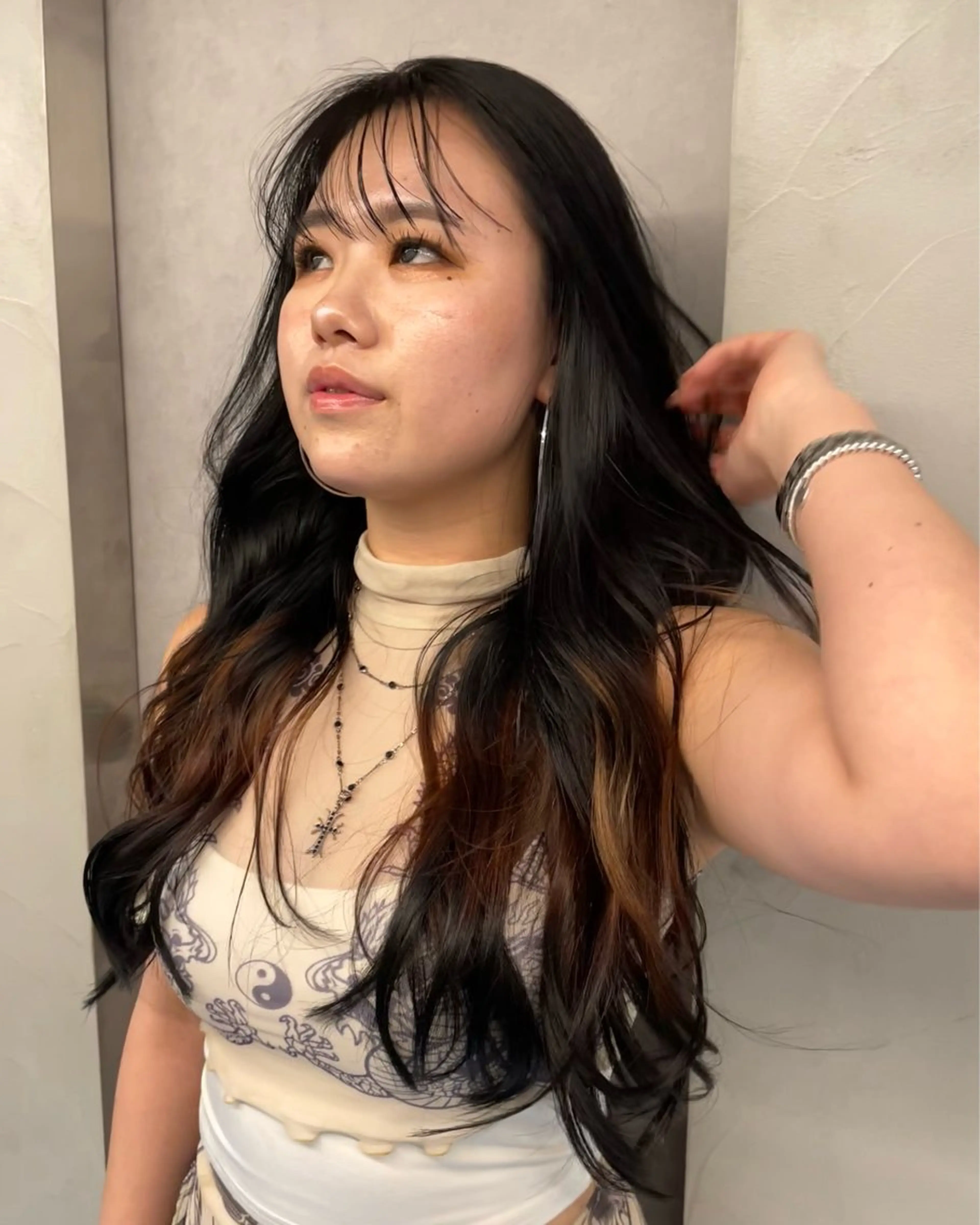 ロング カラー 佐野 えり奈のヘアスタイル