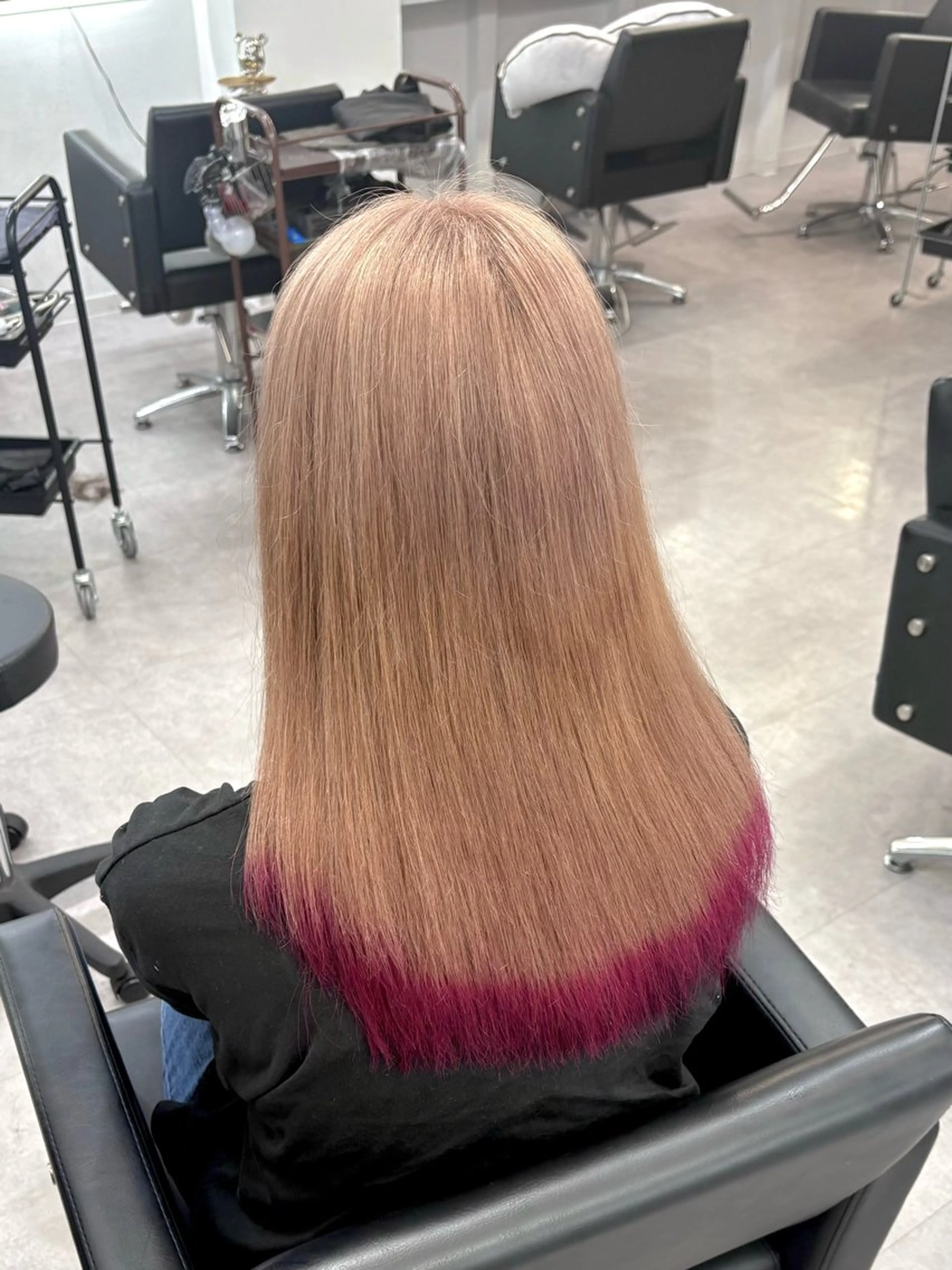 セミロング カラー ヘアカラー ミルクティーベージュ /ピンク/大阪/堀江のヘアスタイル