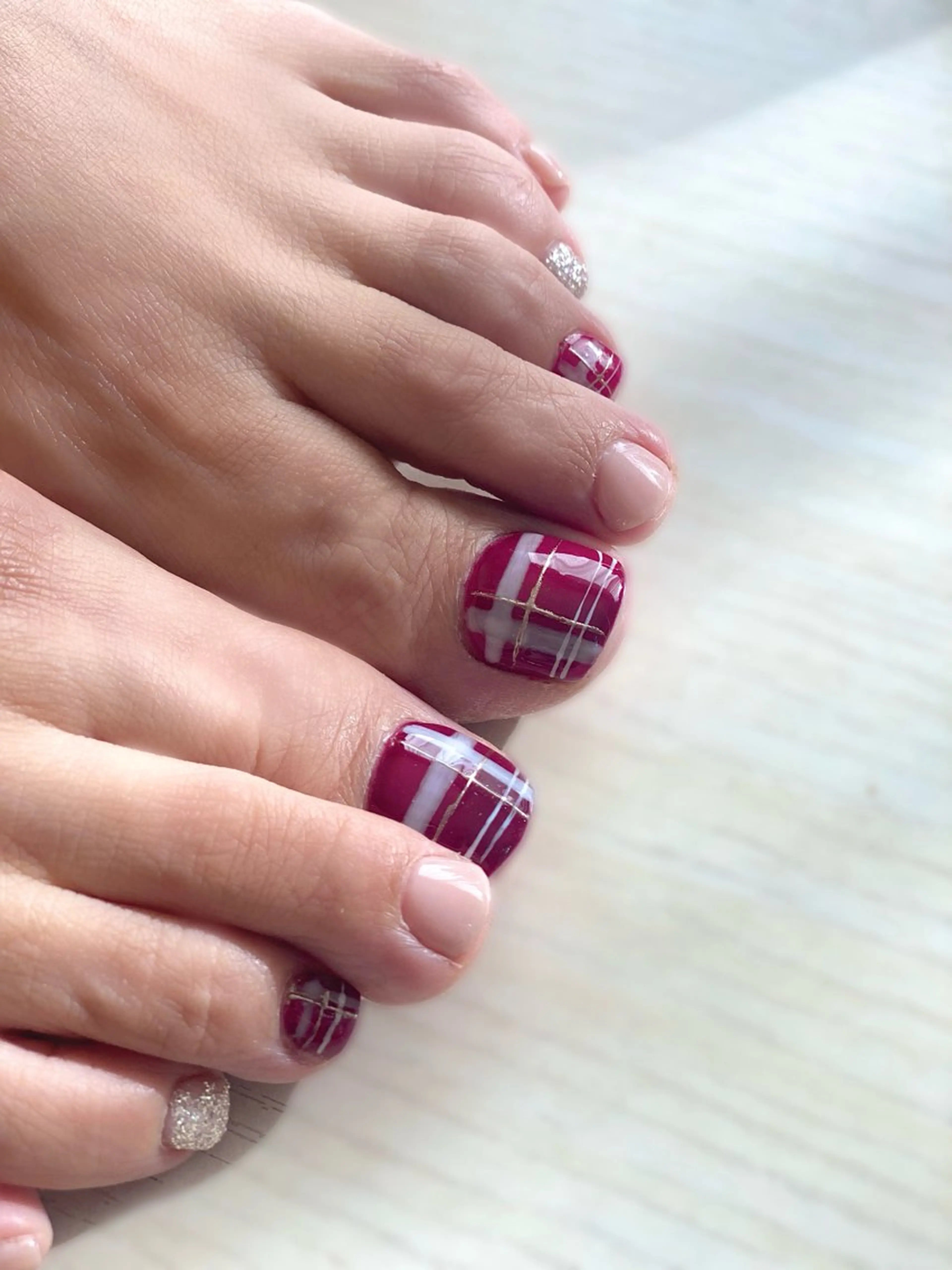 ネイル フットネイル 赤色 Millé nail(ミレネイル)所属・Millé nail /MIKUのネイルデザイン