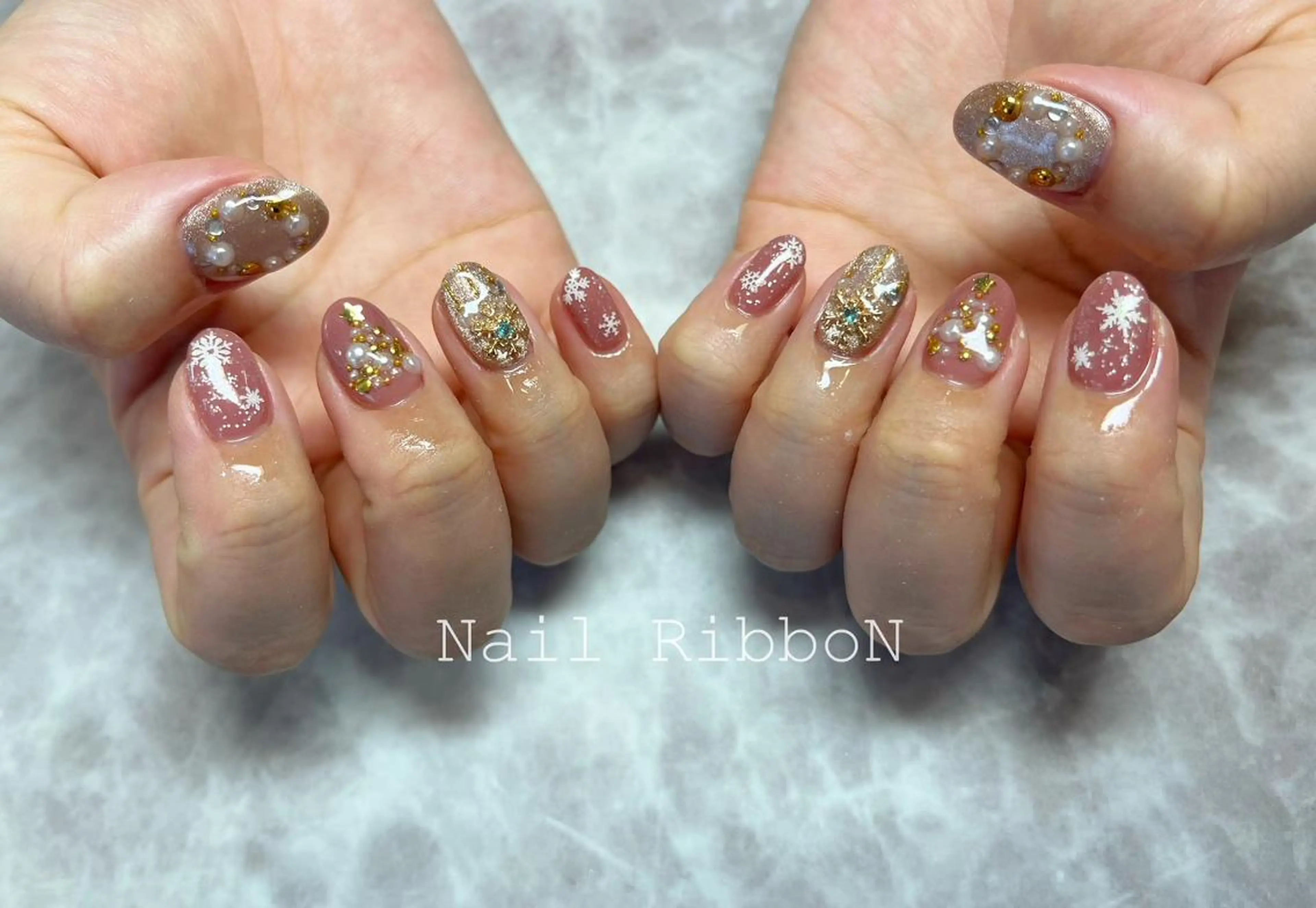 ネイル ネイルリボン 受付スタッフのネイルデザイン