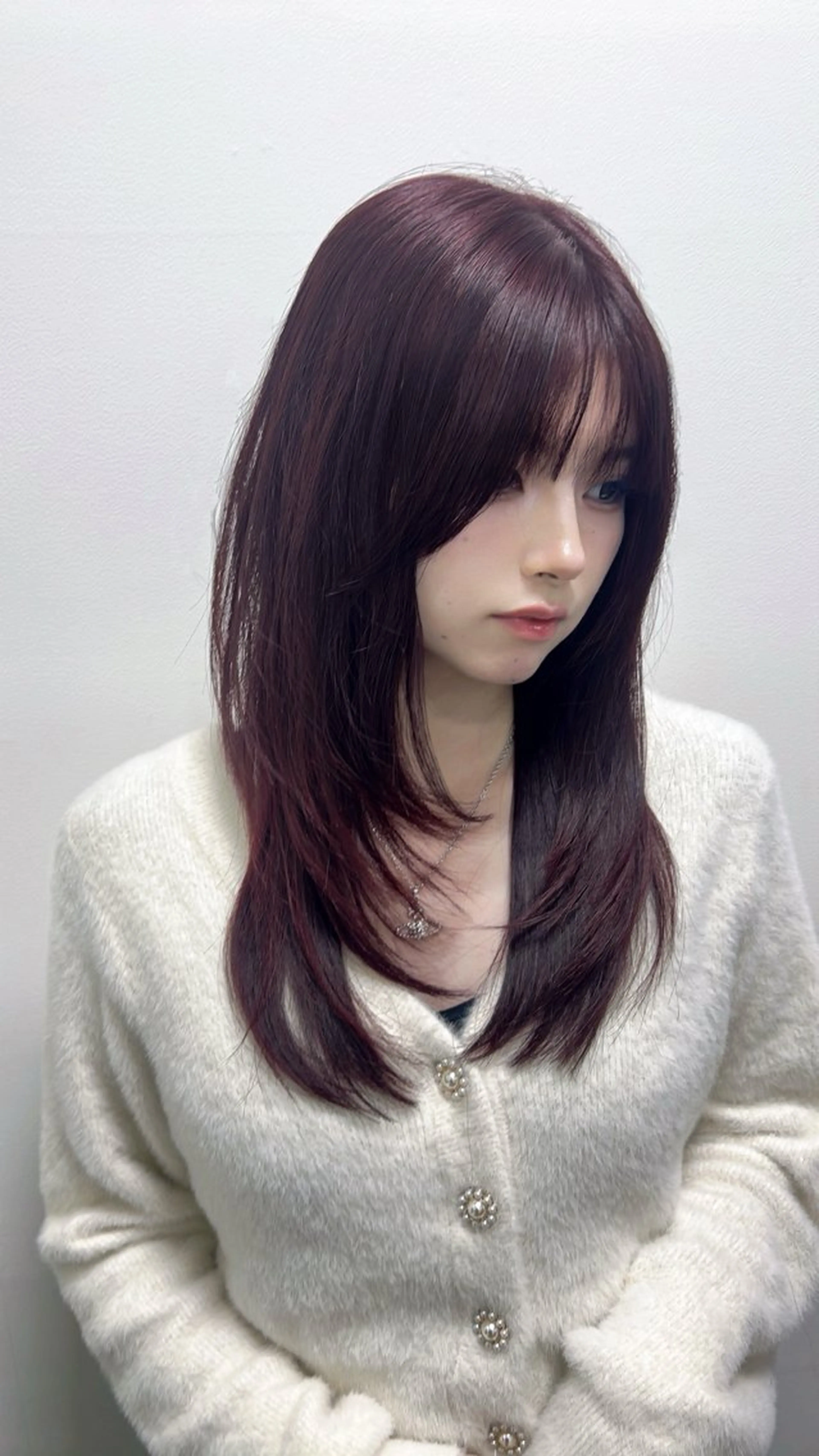 ロング カラー ブリーチ ボルドーカラー レイヤーカット 縮毛矯正 ヘアカラー 大畑 拓翔のヘアスタイル