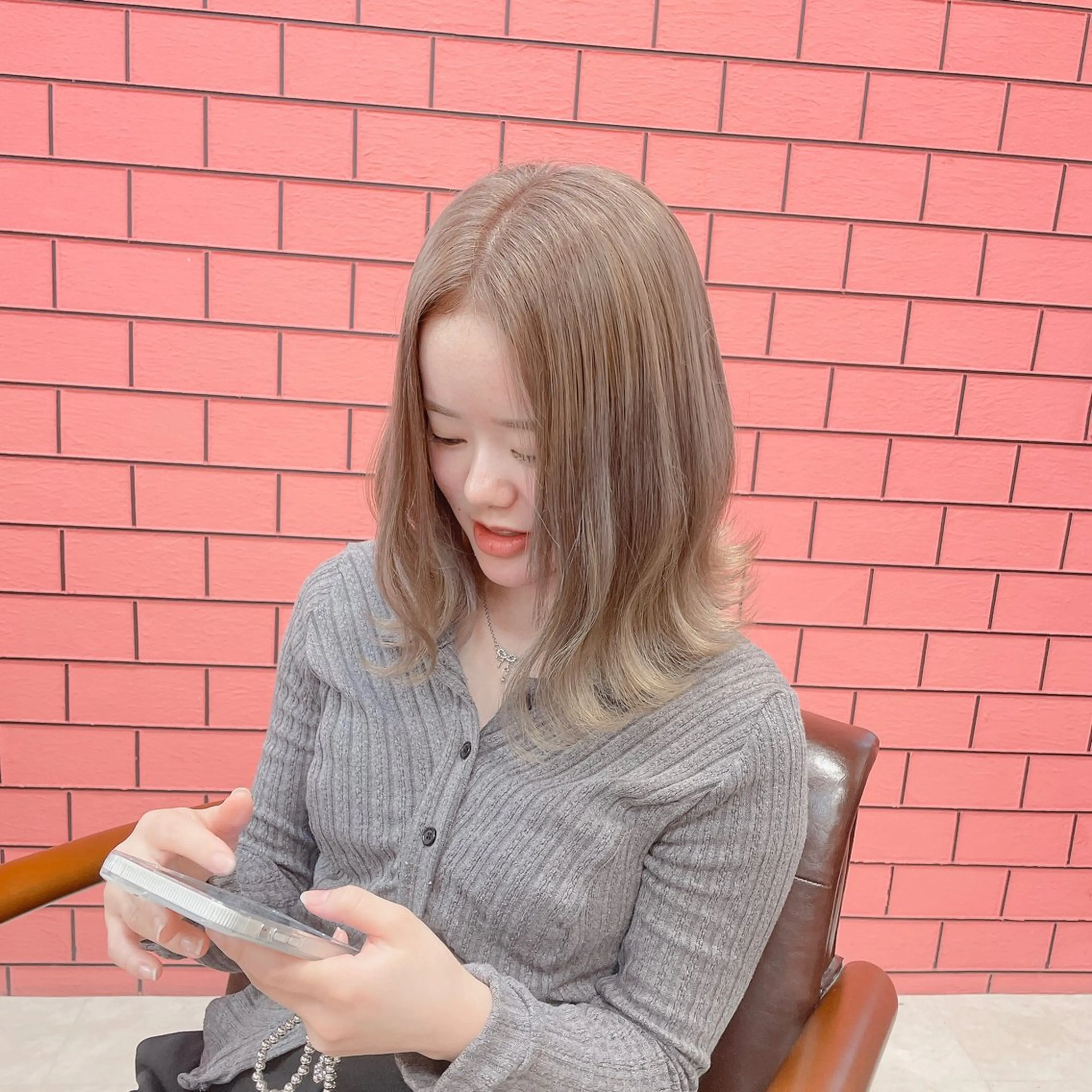 ミディアム カラー バレイヤージュ ブリーチ ケアブリーチ 透明感カラー ダブルカラー ヘアカラー トリートメント デザインカラー 髪質改善Lilithのその他イメージ