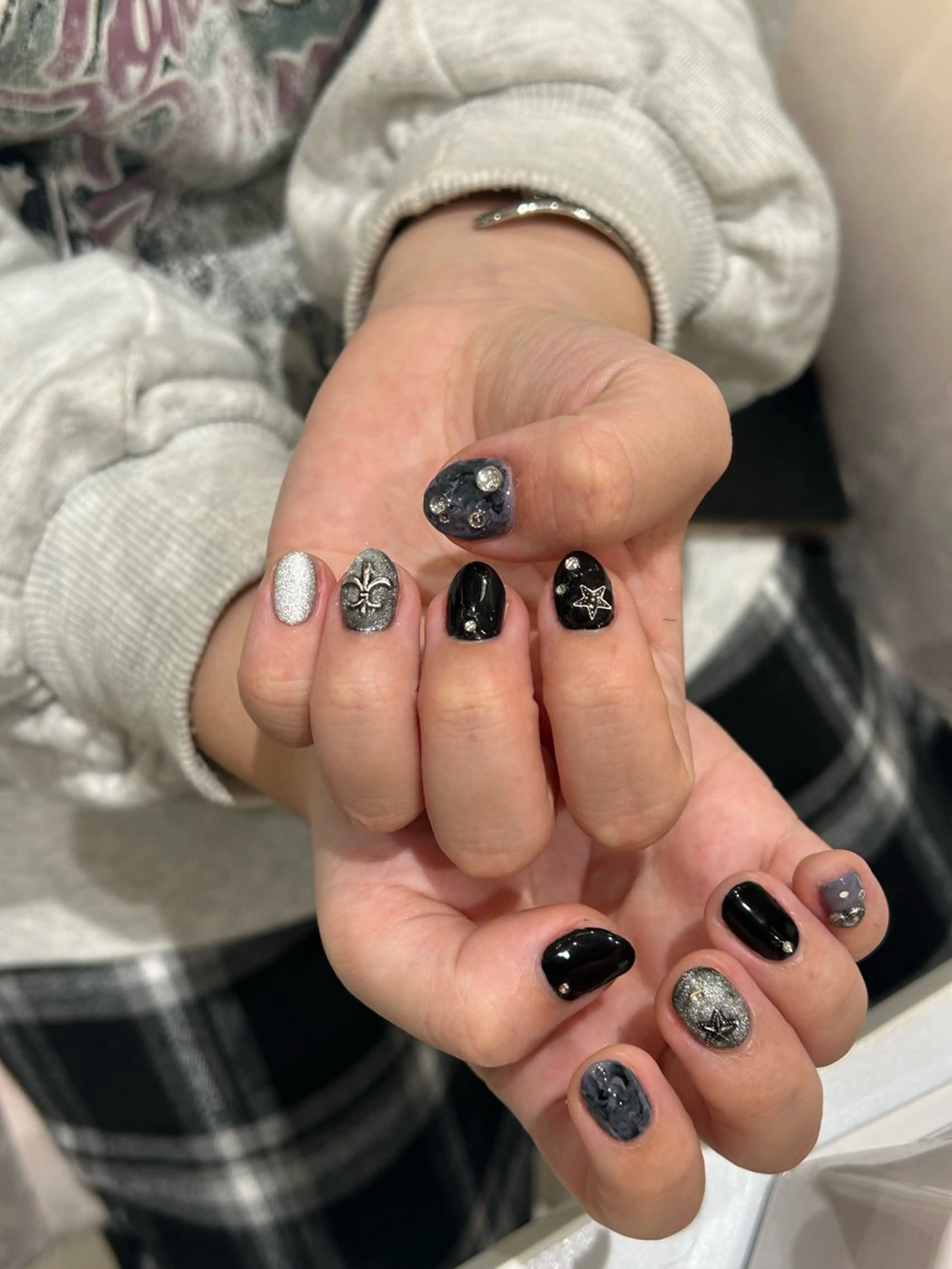 ネイル ꪆৎ平行アーチ ྀི ワカナの眉毛・アイブロウイメージ