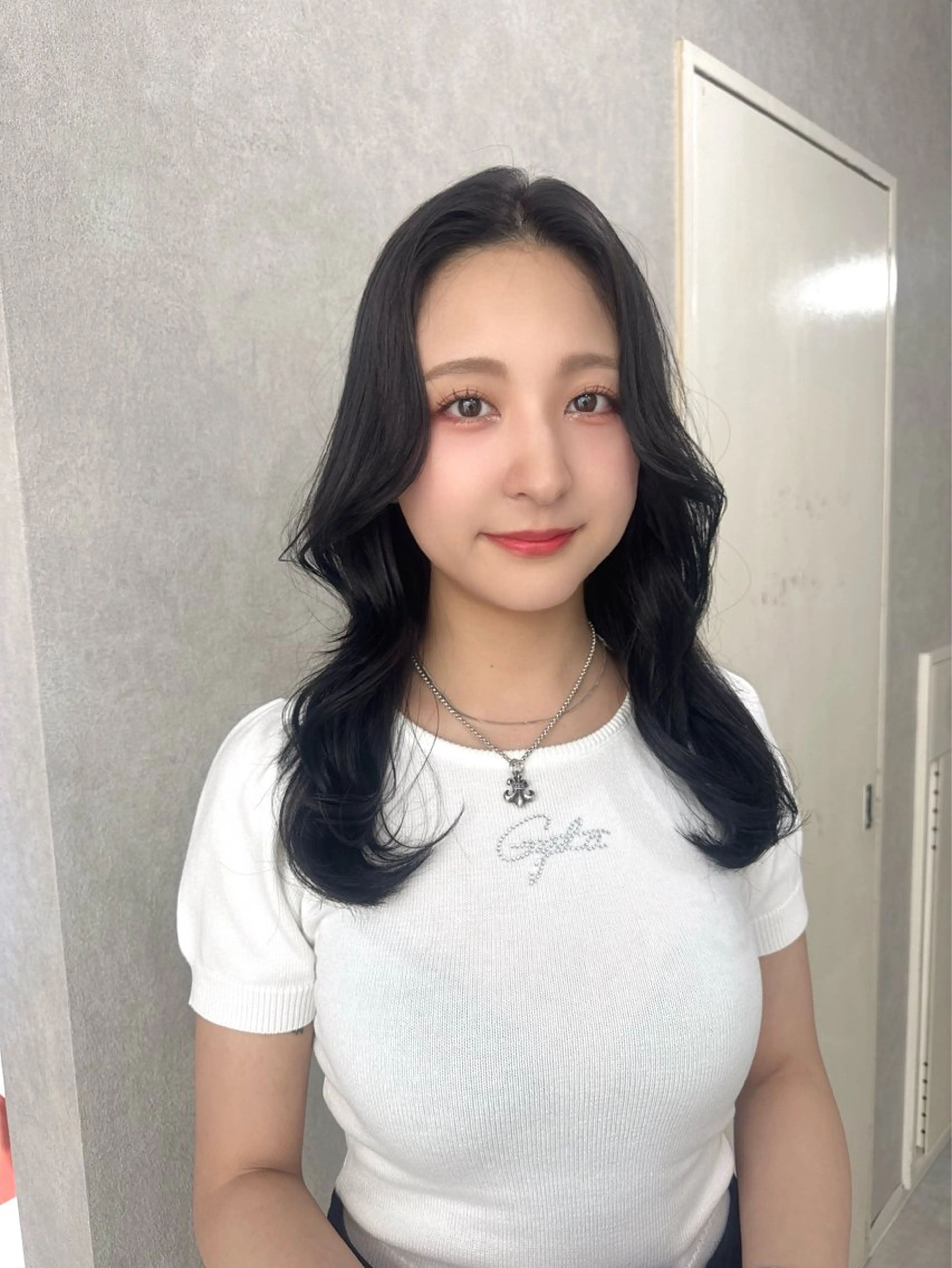 ロング カラー アッシュ アッシュブラウン ベージュカラー 黒髪 ブリーチ 赤み無し柔らかカラー 【梅田】madokaのヘアスタイル