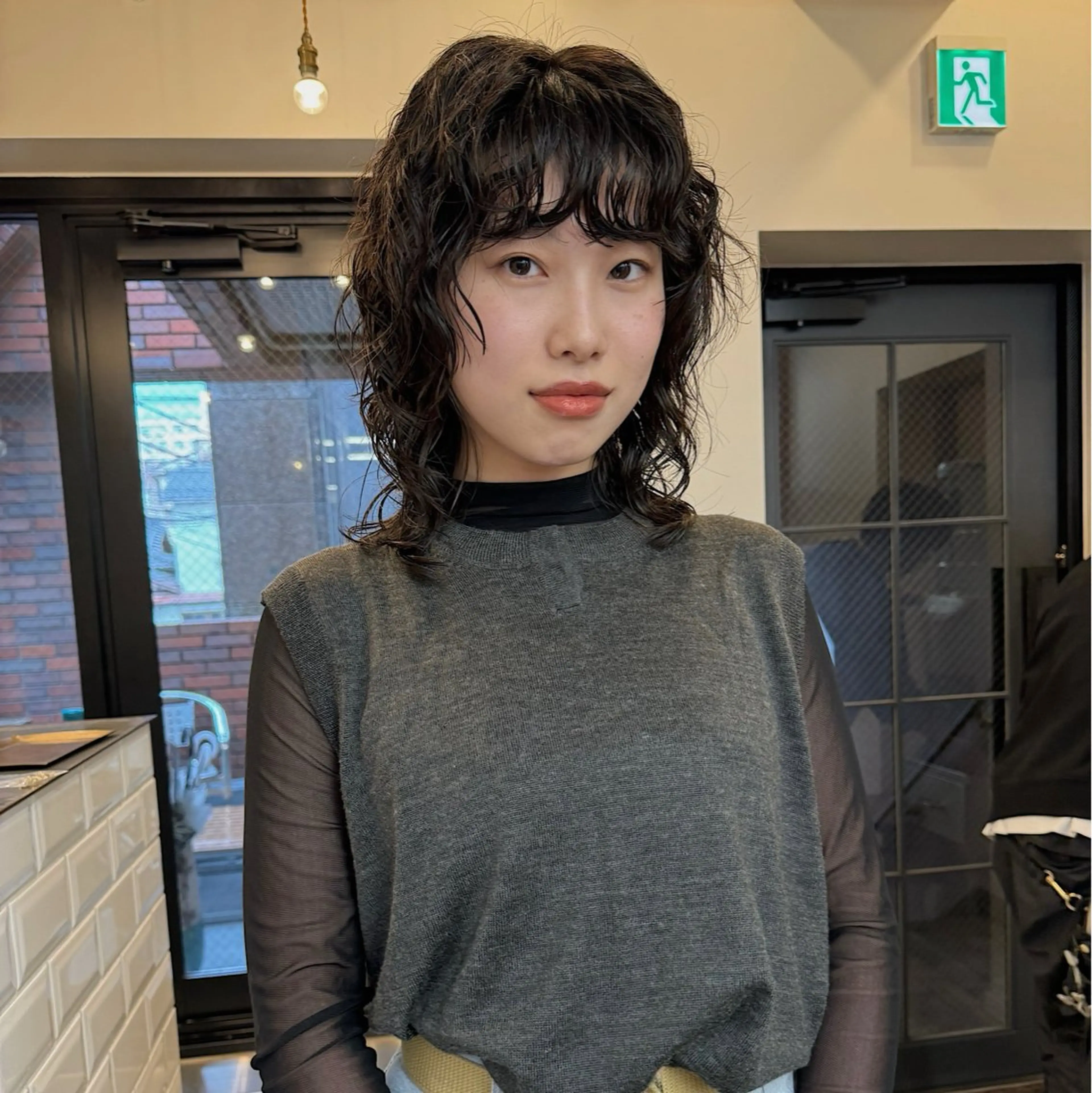 ミディアム パーマ ヘアアレンジ ミディアムパーマ ウルフカット 🌐サトウ リョウ🌐のヘアスタイル