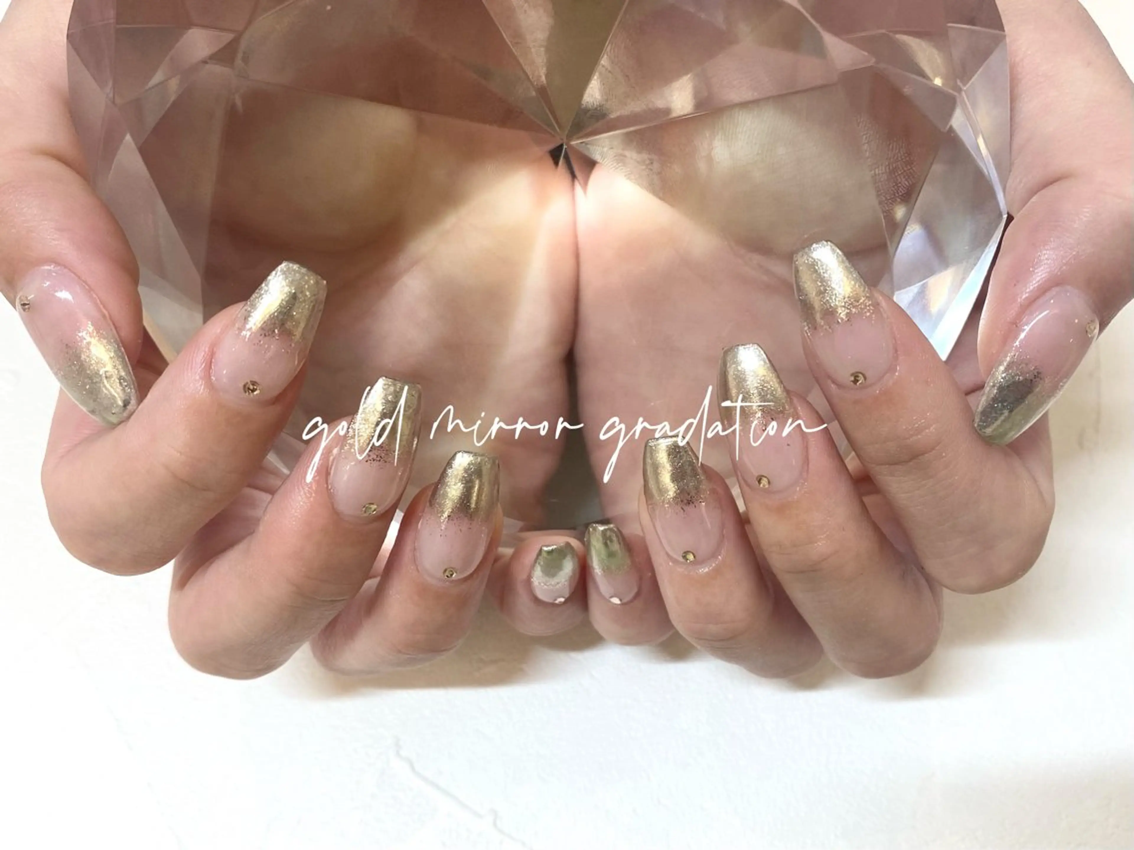 ネイル ゴールド グラデーション ミラーネイル シンプルネイル greedy 東山店 田之上のネイルデザイン