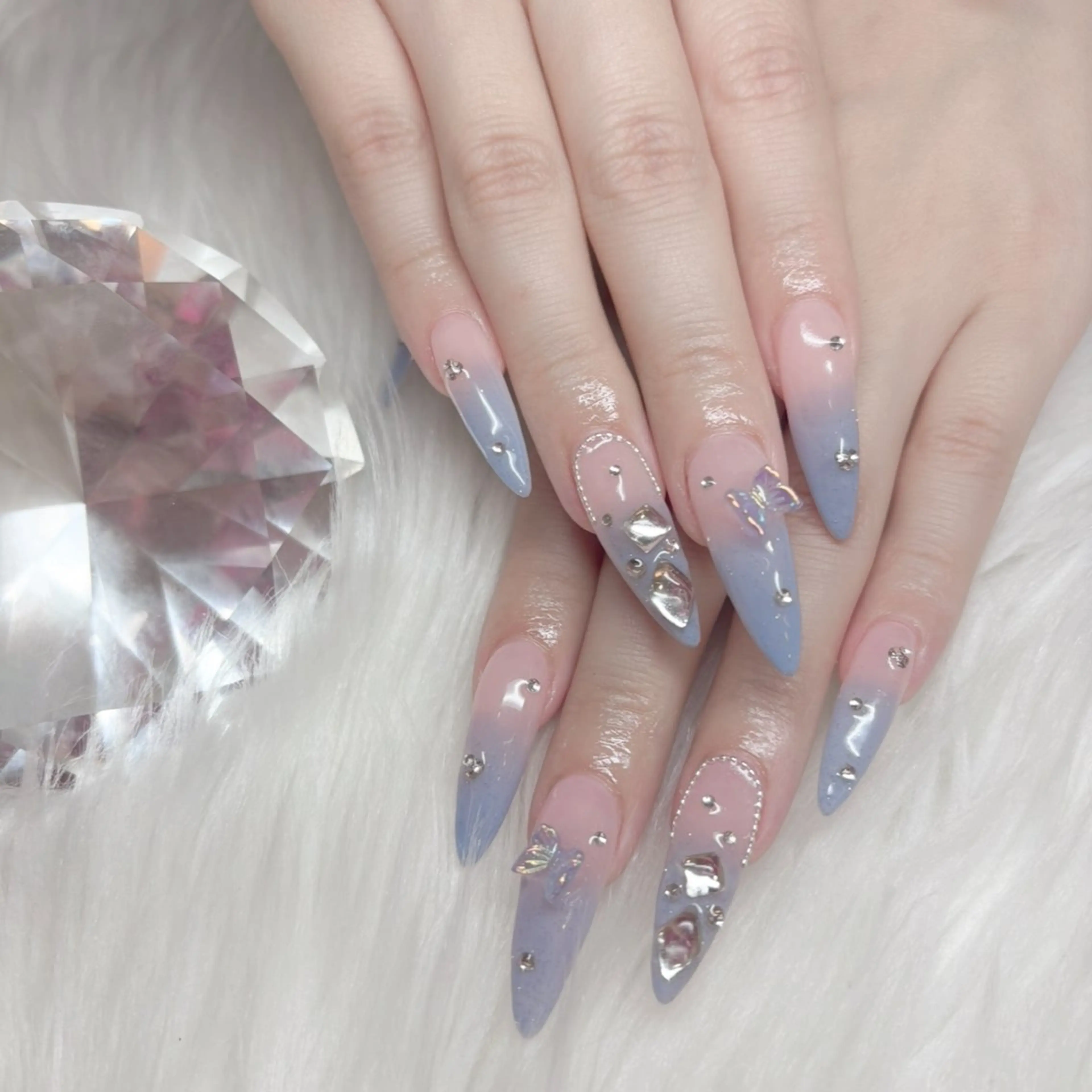 ネイル ハンドネイル be+所属・be +のネイルデザイン