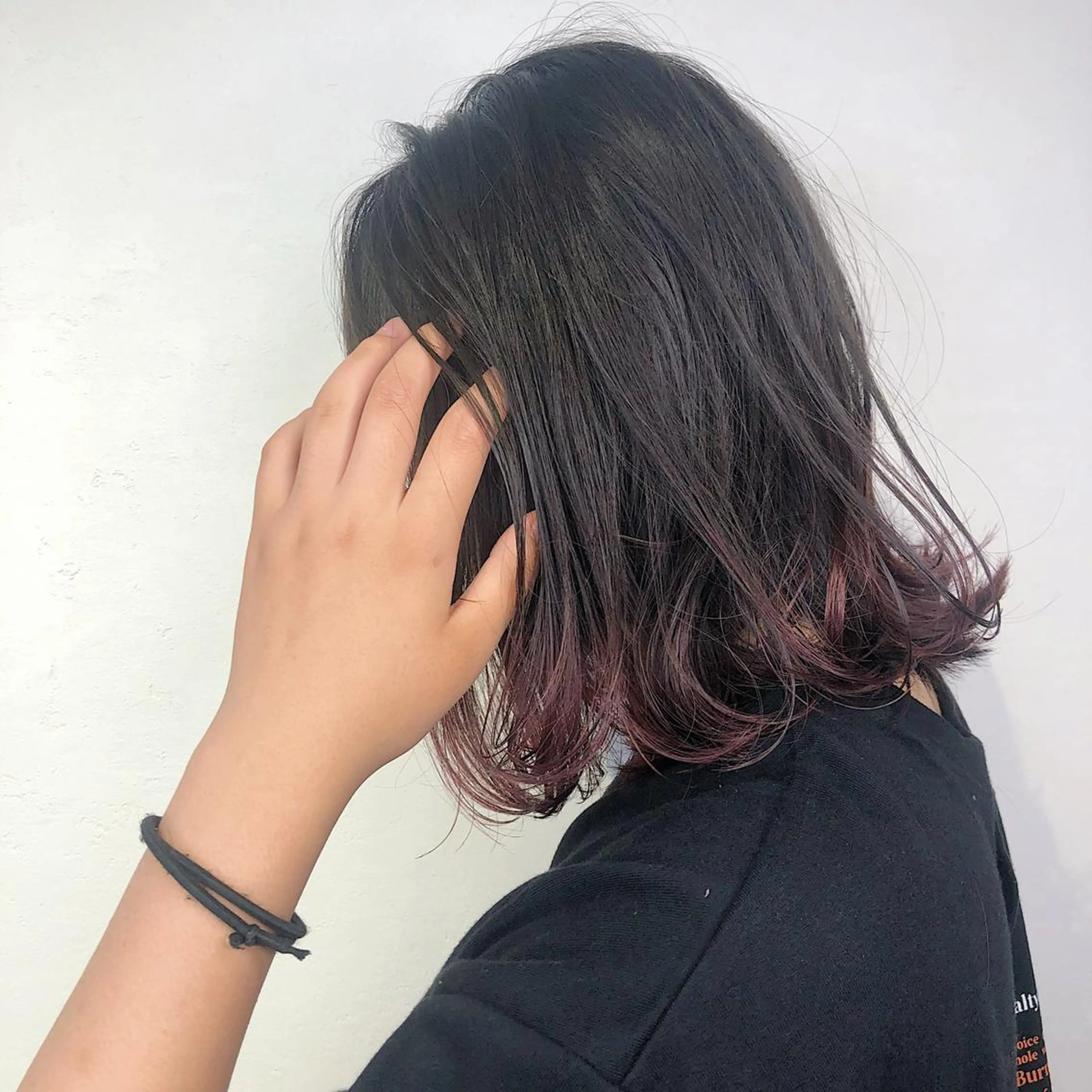 カラー ミディアム _WHITE 天王寺のヘアスタイル