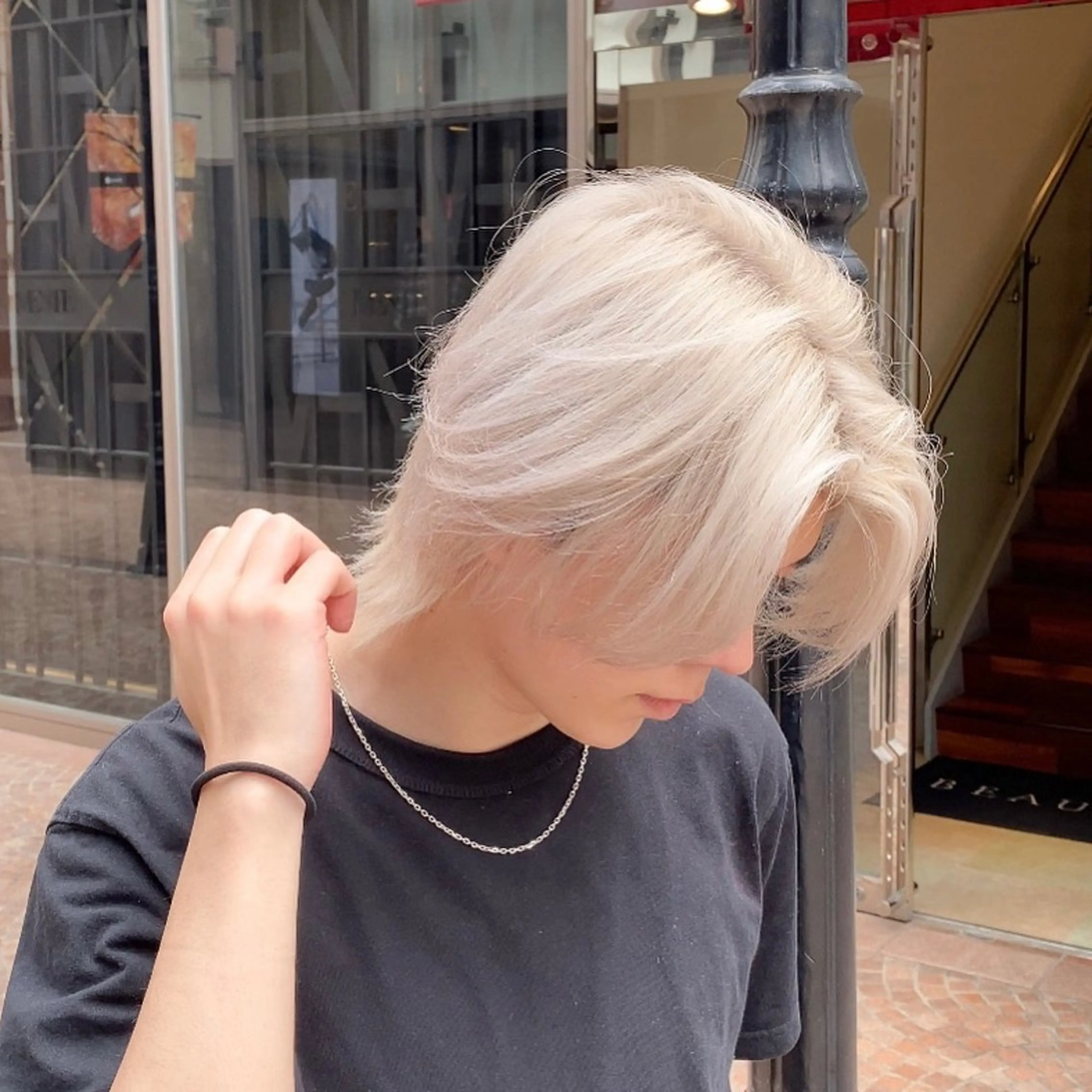 メンズ 透明感ブリーチ/ メンズパーマのヘアスタイル