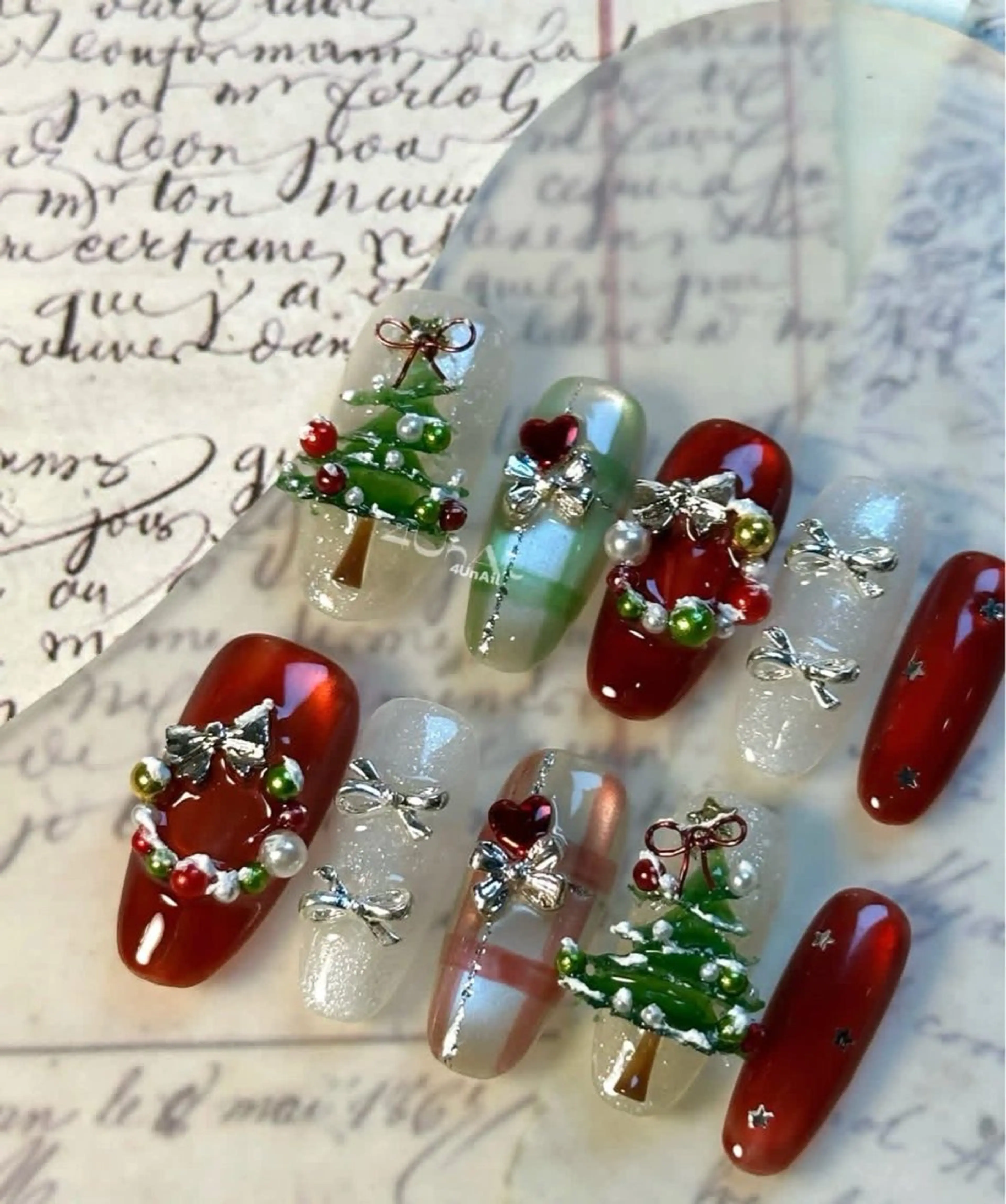 ネイル ハンドネイル ハンドケア いちご chan novaのネイルデザイン