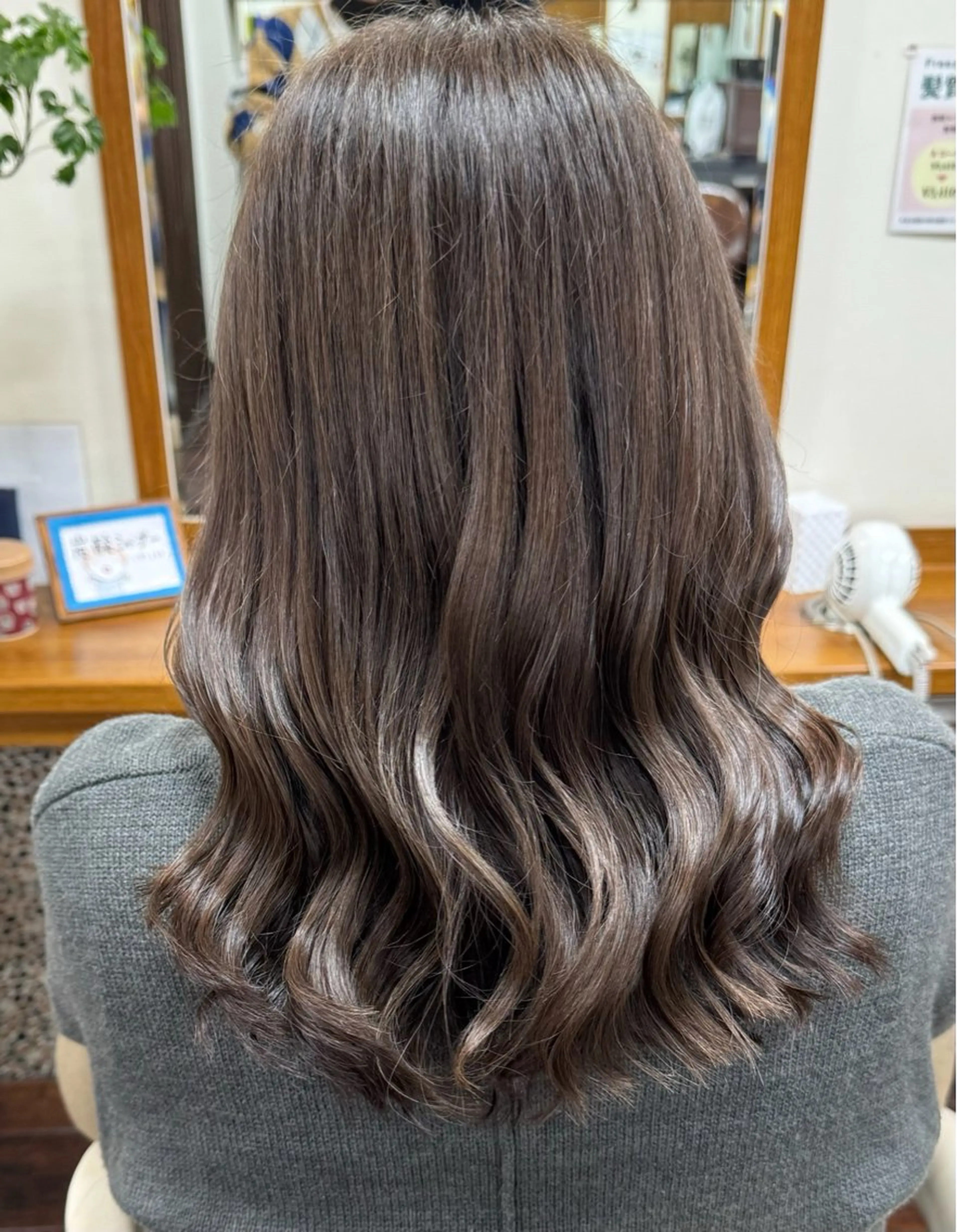 セミロング カラー ブラウンカラー ココアブラウン 髪質改善・艶カラー HIROTOのヘアスタイル