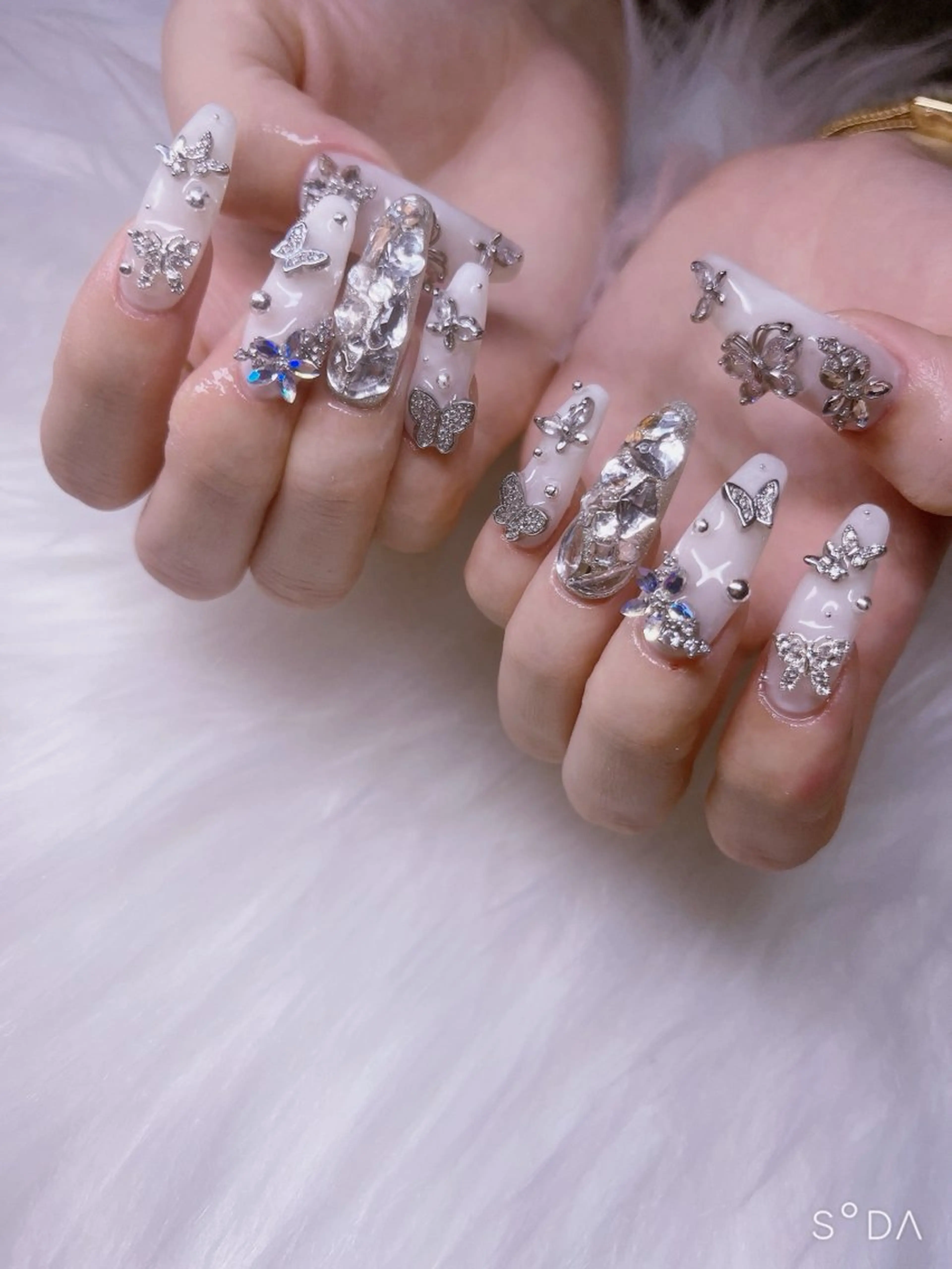 ネイル ハンドネイル CARAT/ Rinaのネイルデザイン