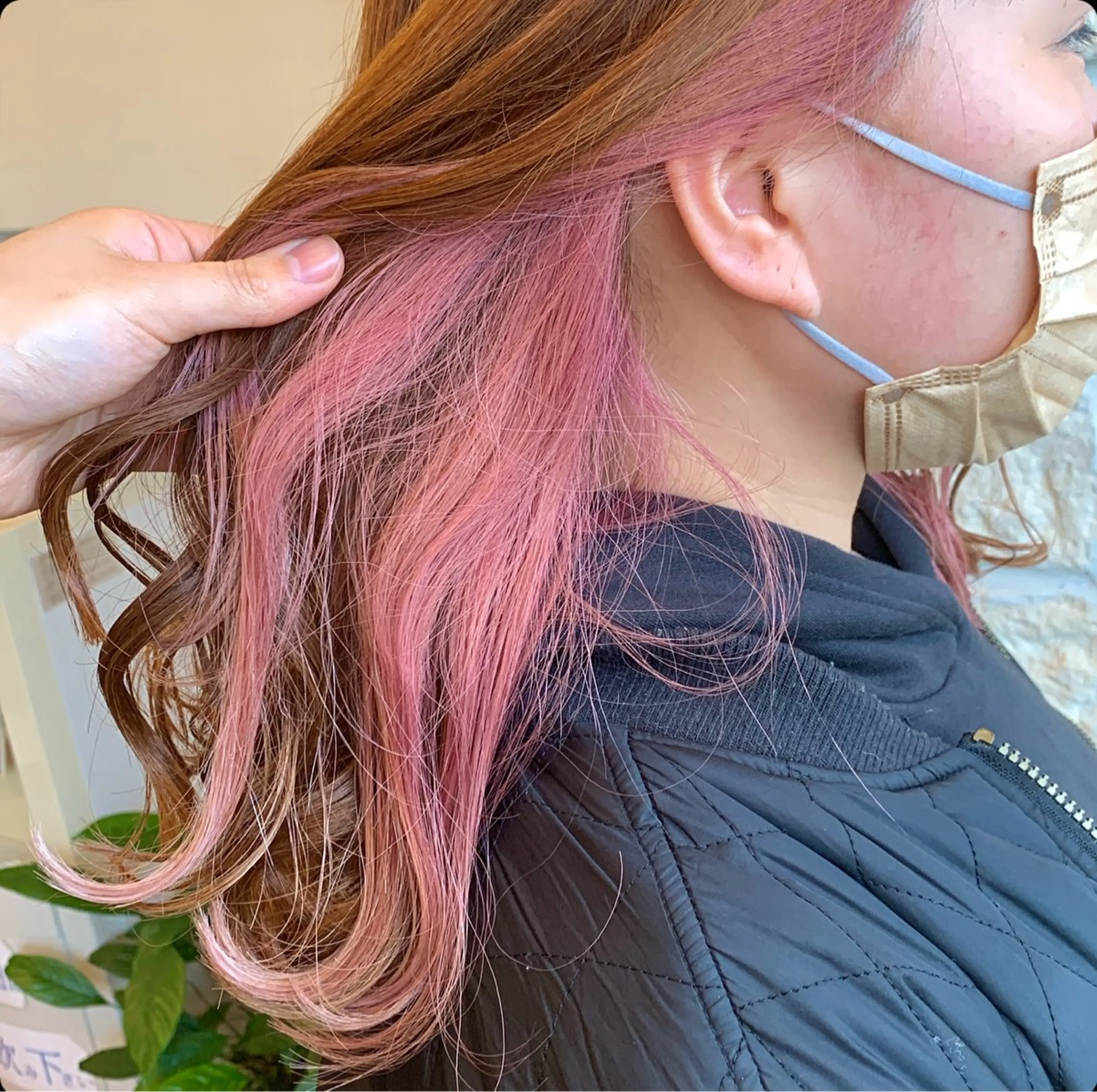 ロング カラー Lamp 柏 山口 か乃 ブリーチカラーのヘアスタイル