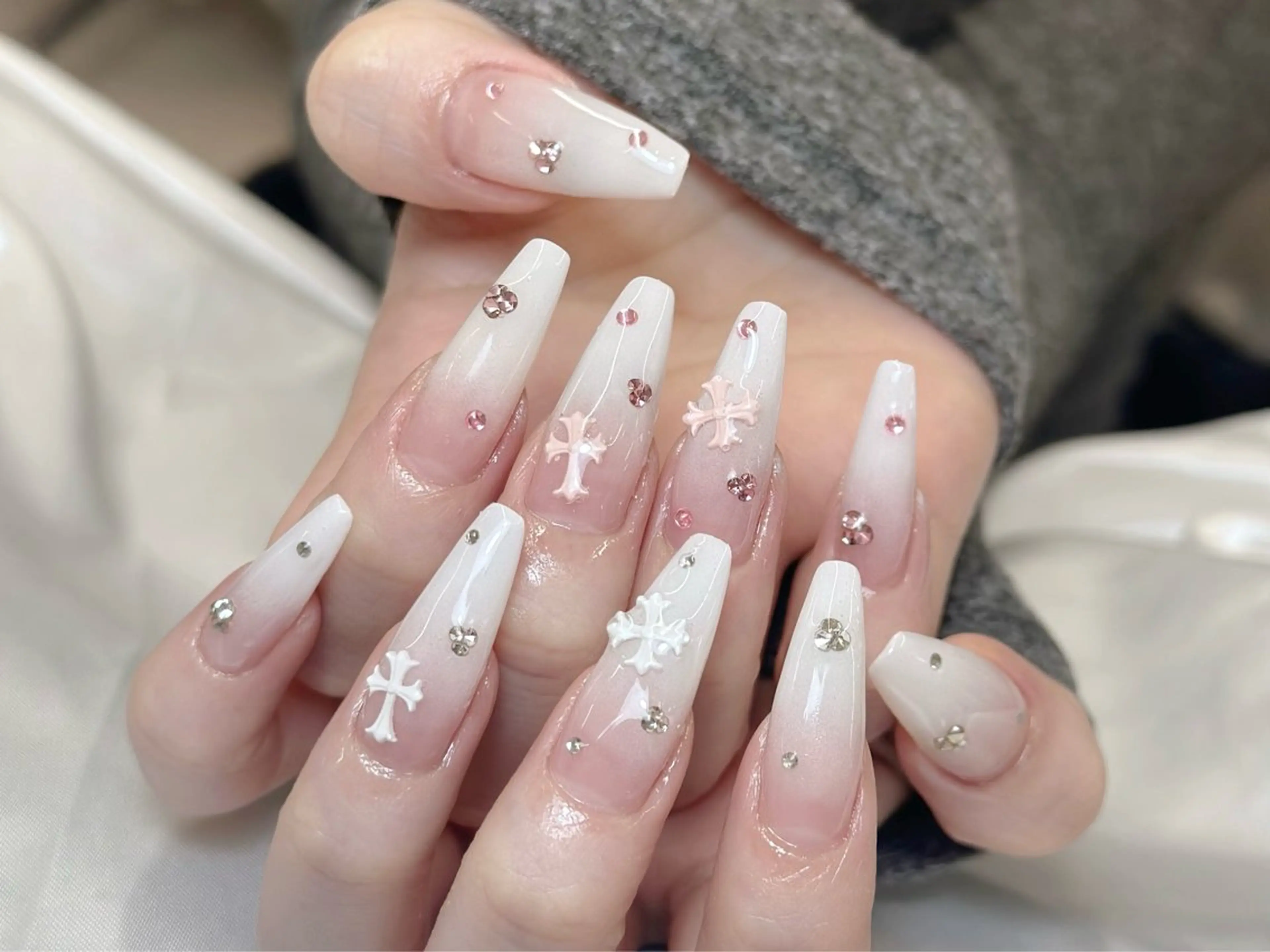 ネイル チークネイル フレンチネイル グラデーション マグネットネイル ミラーネイル ハンドネイル Trang nailのネイルデザイン