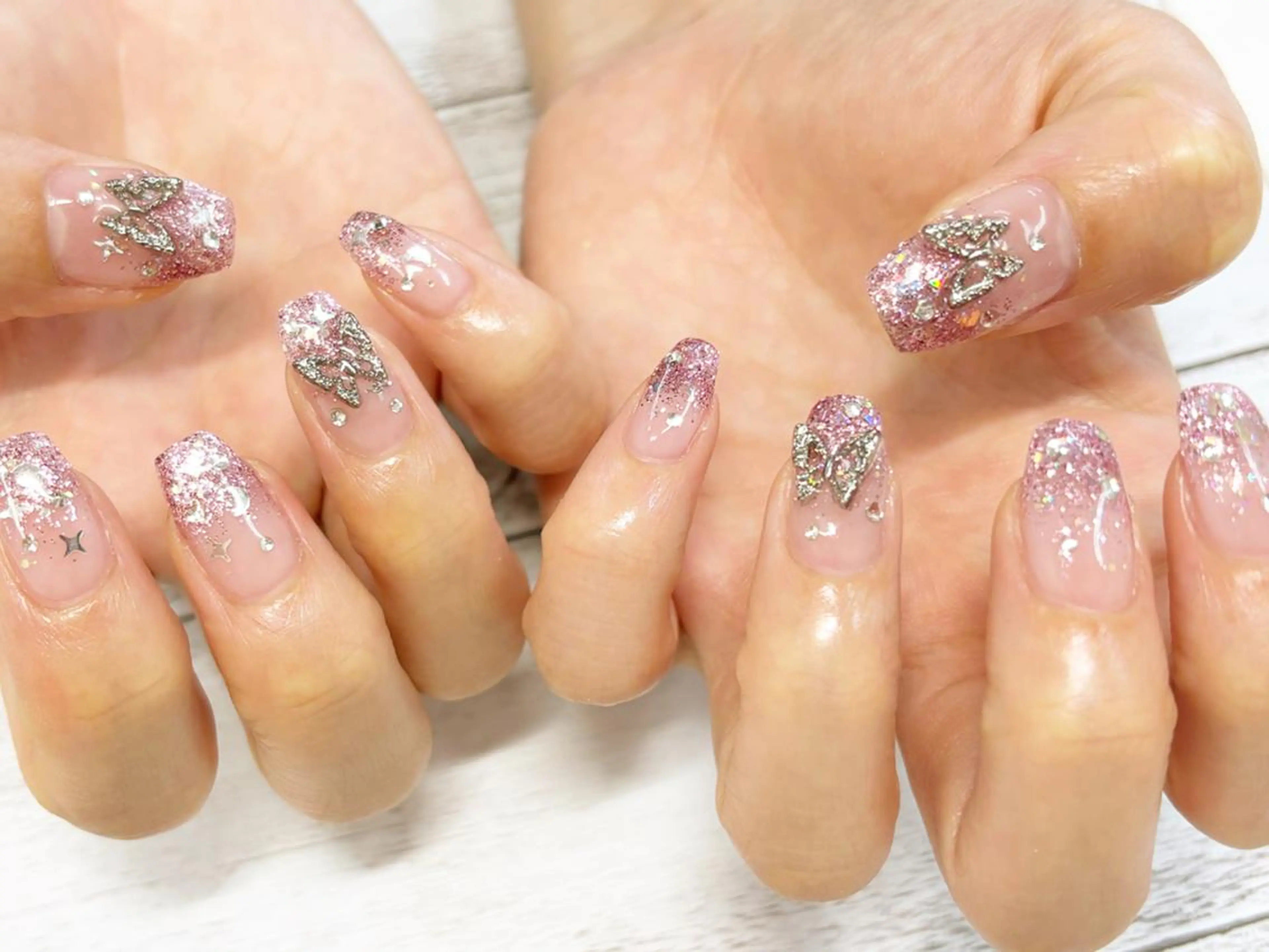 ネイル ハンドネイル リラネイル ギョウのネイルデザイン