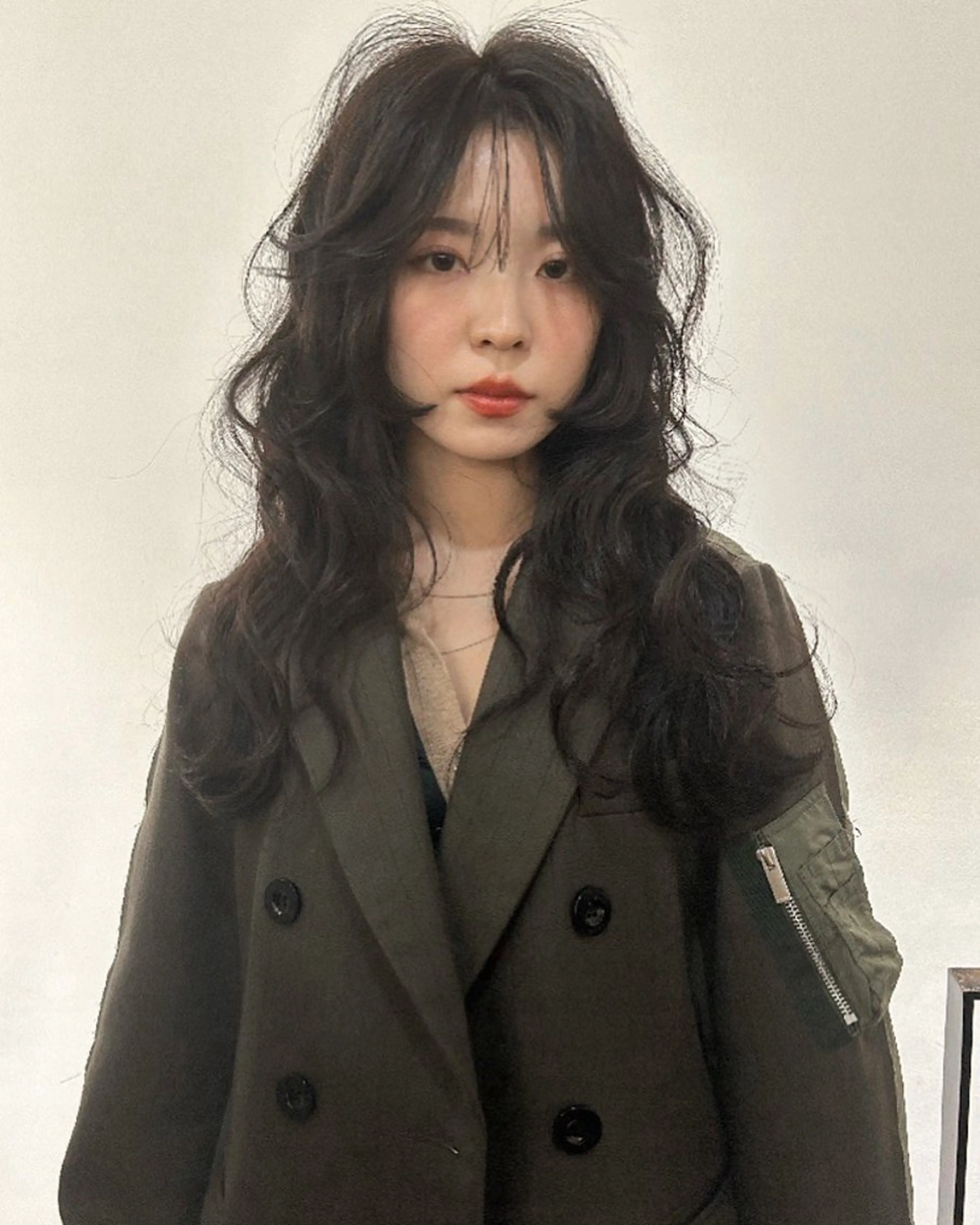 ロング カラー ミント カット ヘアカラー トリートメント Loom.所属・村上雅人 ナチュラルモードのヘアスタイル