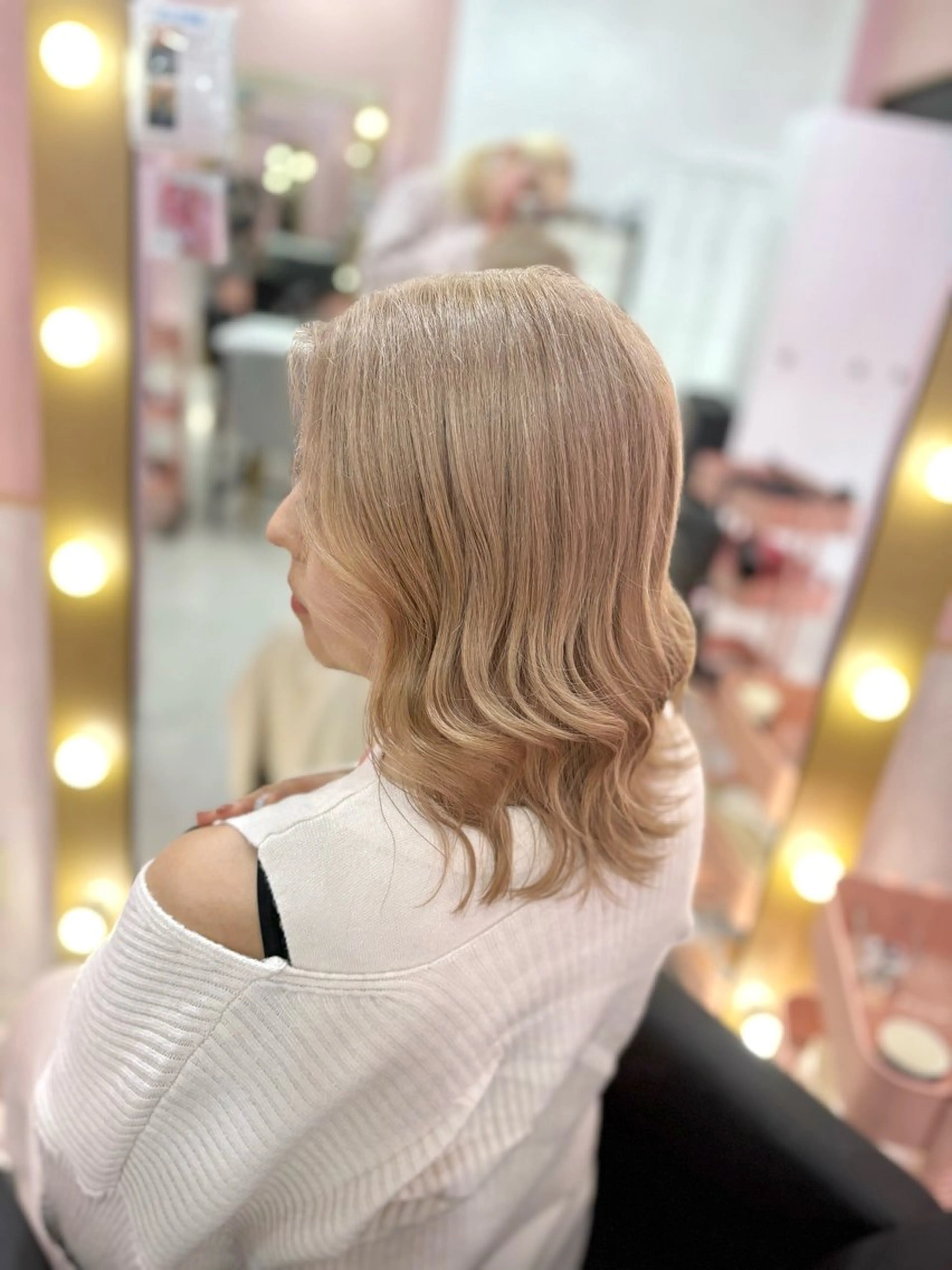 セミロング カラー 甘ふわgirly🎀 ハイトーン🤍Ramのヘアスタイル