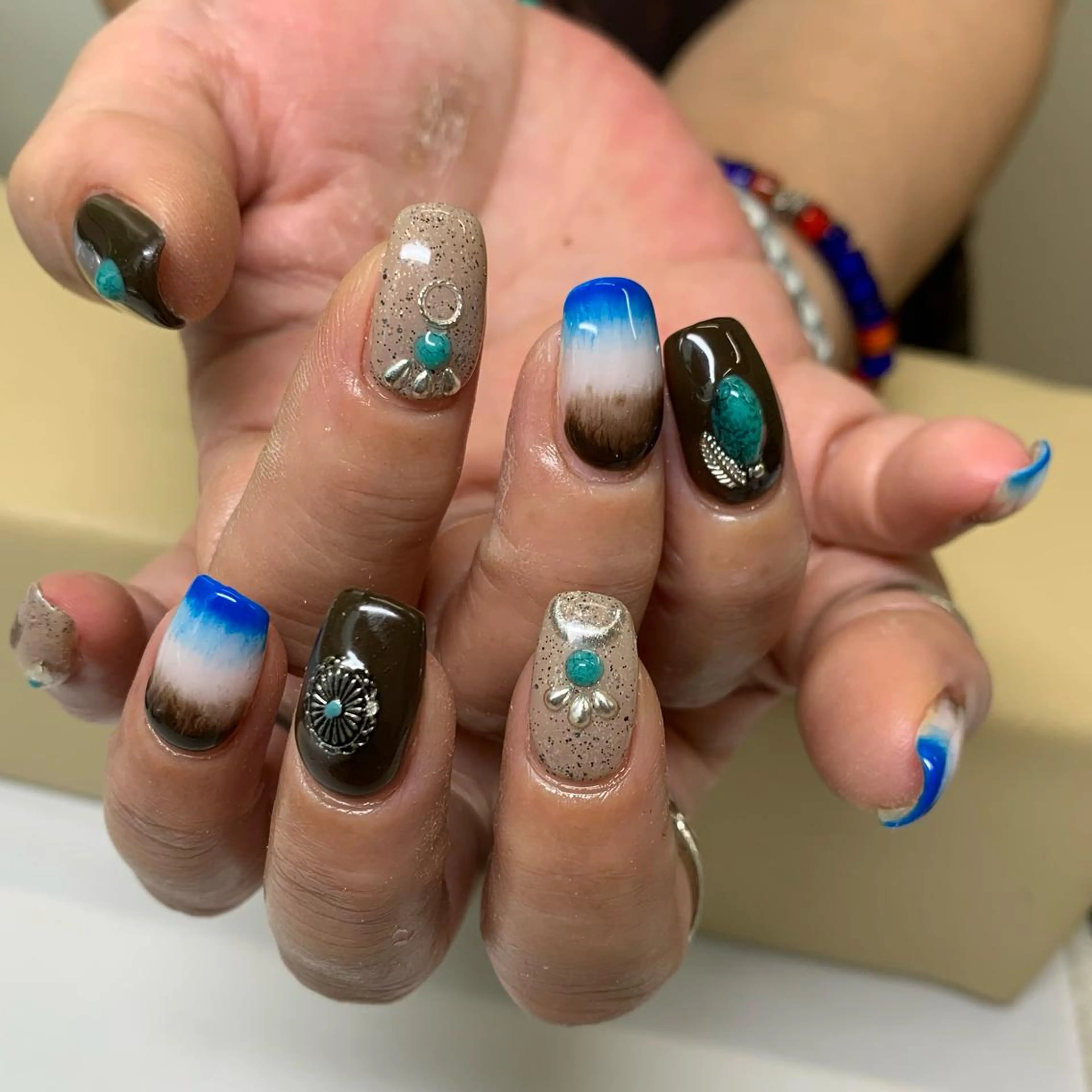 ネイル ハンドネイル καρδιά -ｶﾙﾃﾞｨｱ-のネイルデザイン