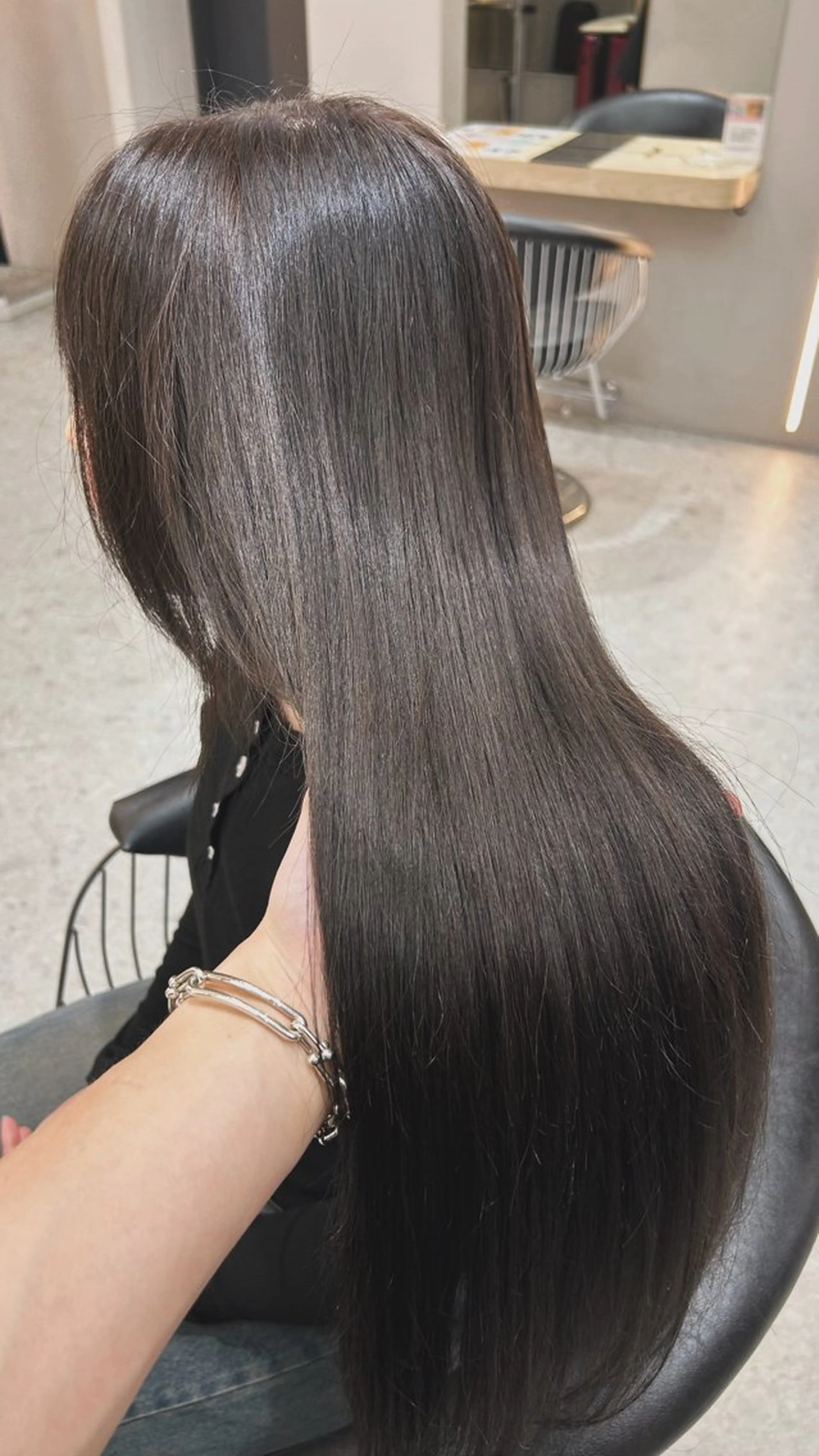 縮毛矯正＋カット＋カラー＋トリートメントの写真