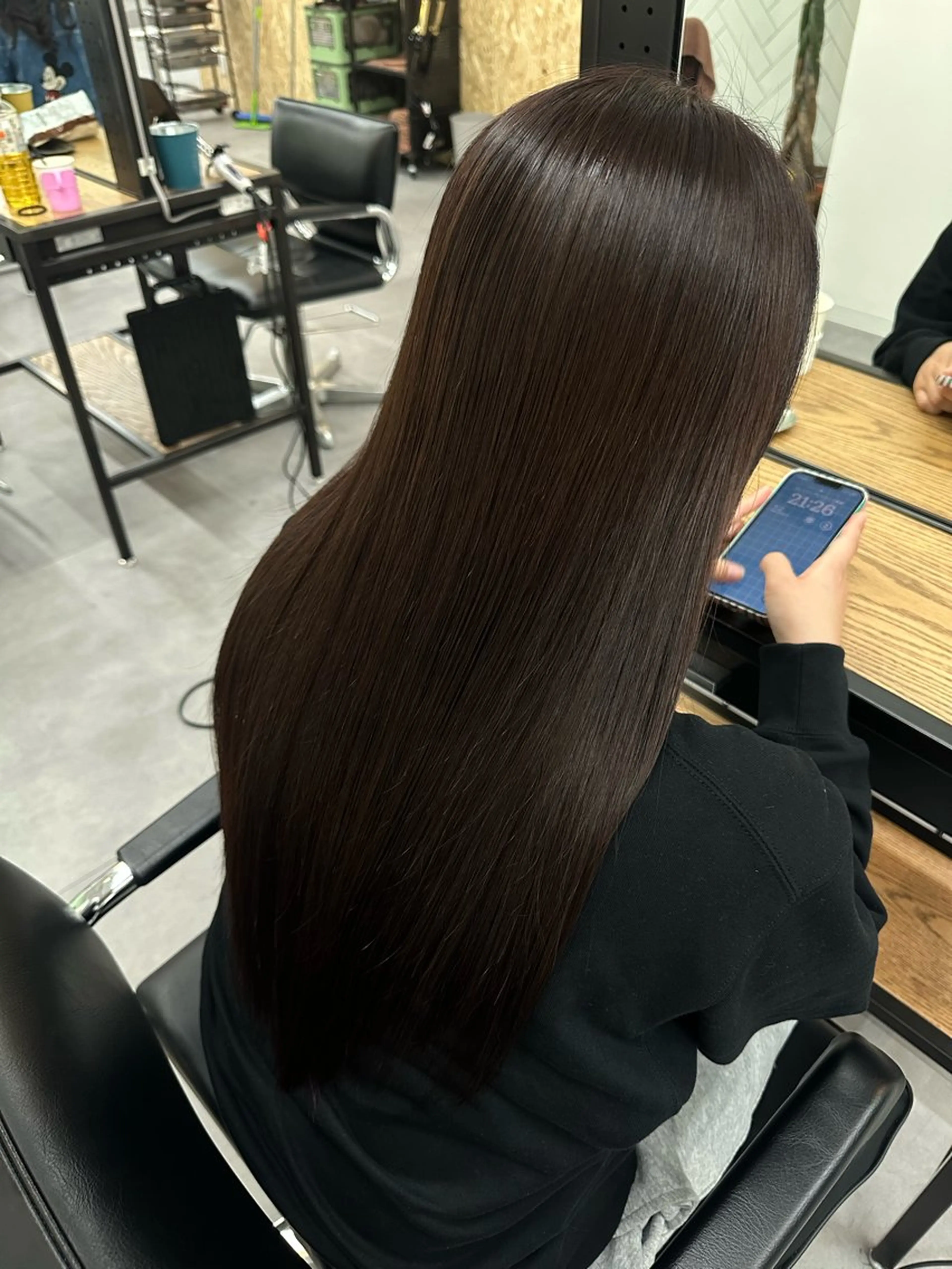 ロング カラー ブラウンカラー バイオレットカラー 大井 あんずのヘアスタイル