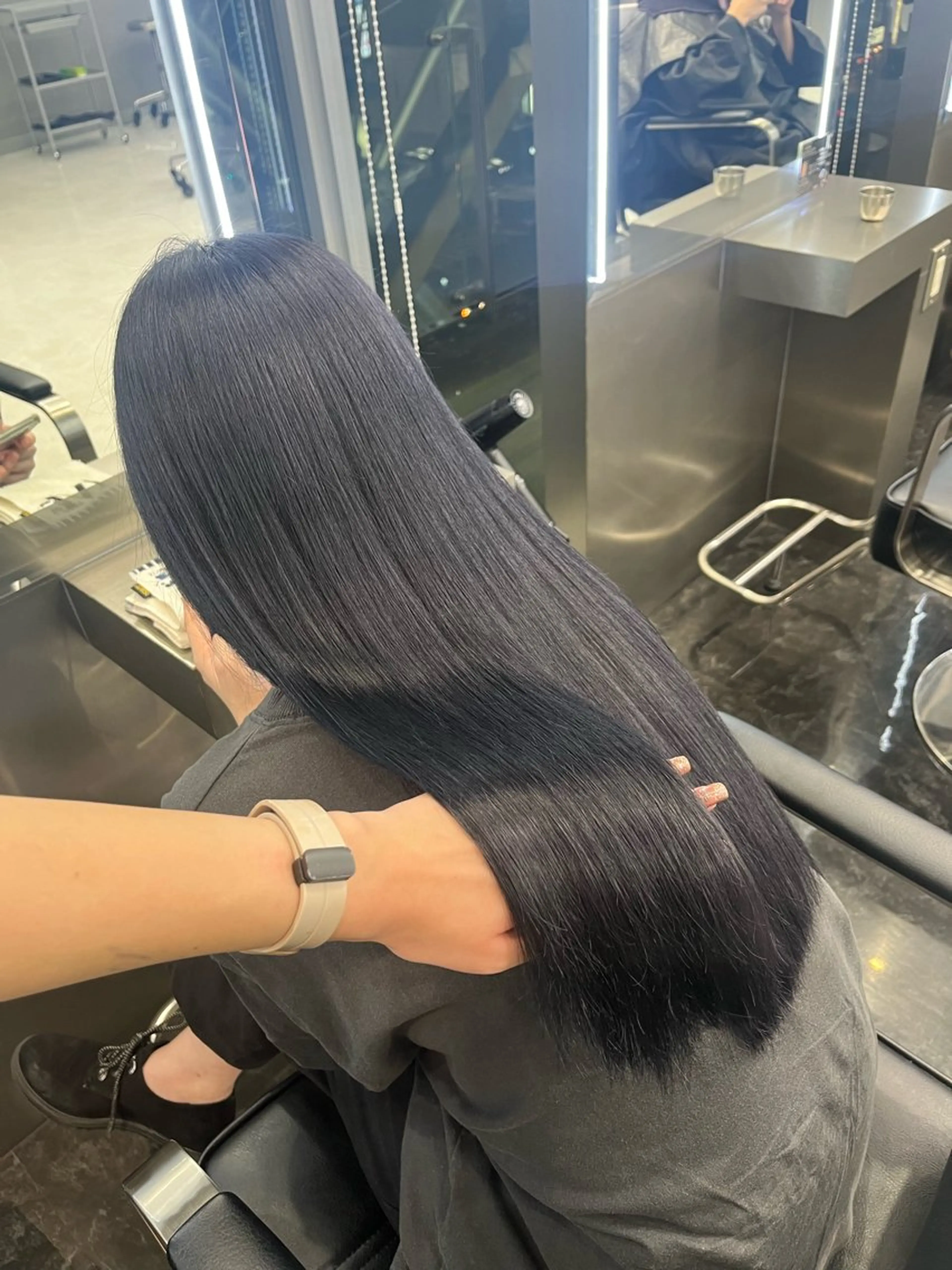 ロング カラー 黒髪 ブリーチ ブルーカラー ブルーブラック 透明感カラー 韓国ヘア🖤/透明感 shihoのヘアスタイル