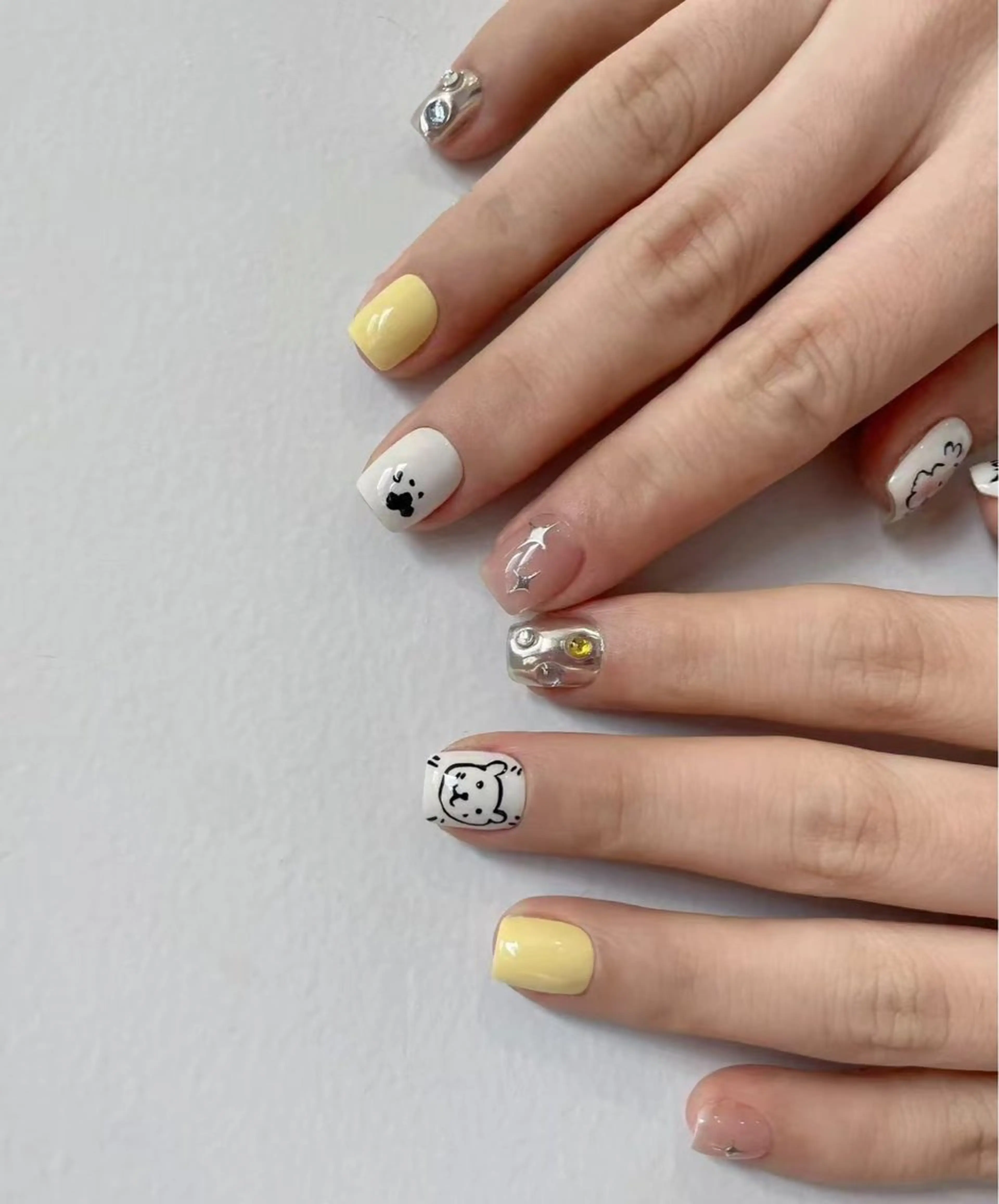 ネイル フラワーネイル フレンチネイル ジェルネイル ガラスフレンチ ハート ハンドネイル BabyYouMi ねねのネイルデザイン