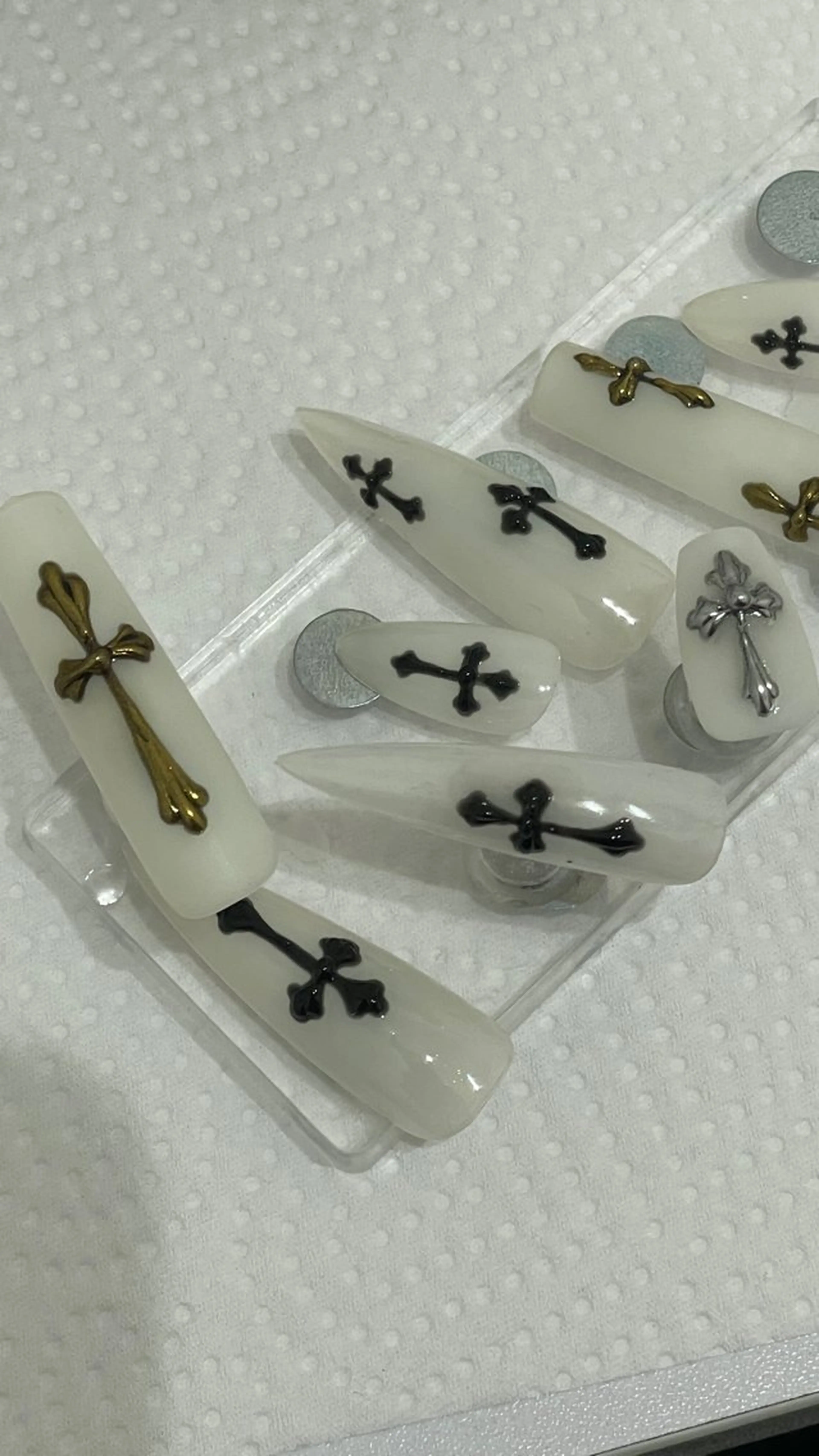 ネイル GO TODAY シェアサロン 渋谷Amiu店所属・渋谷ネイル🎀 y2k/海外ネイルのネイルデザイン