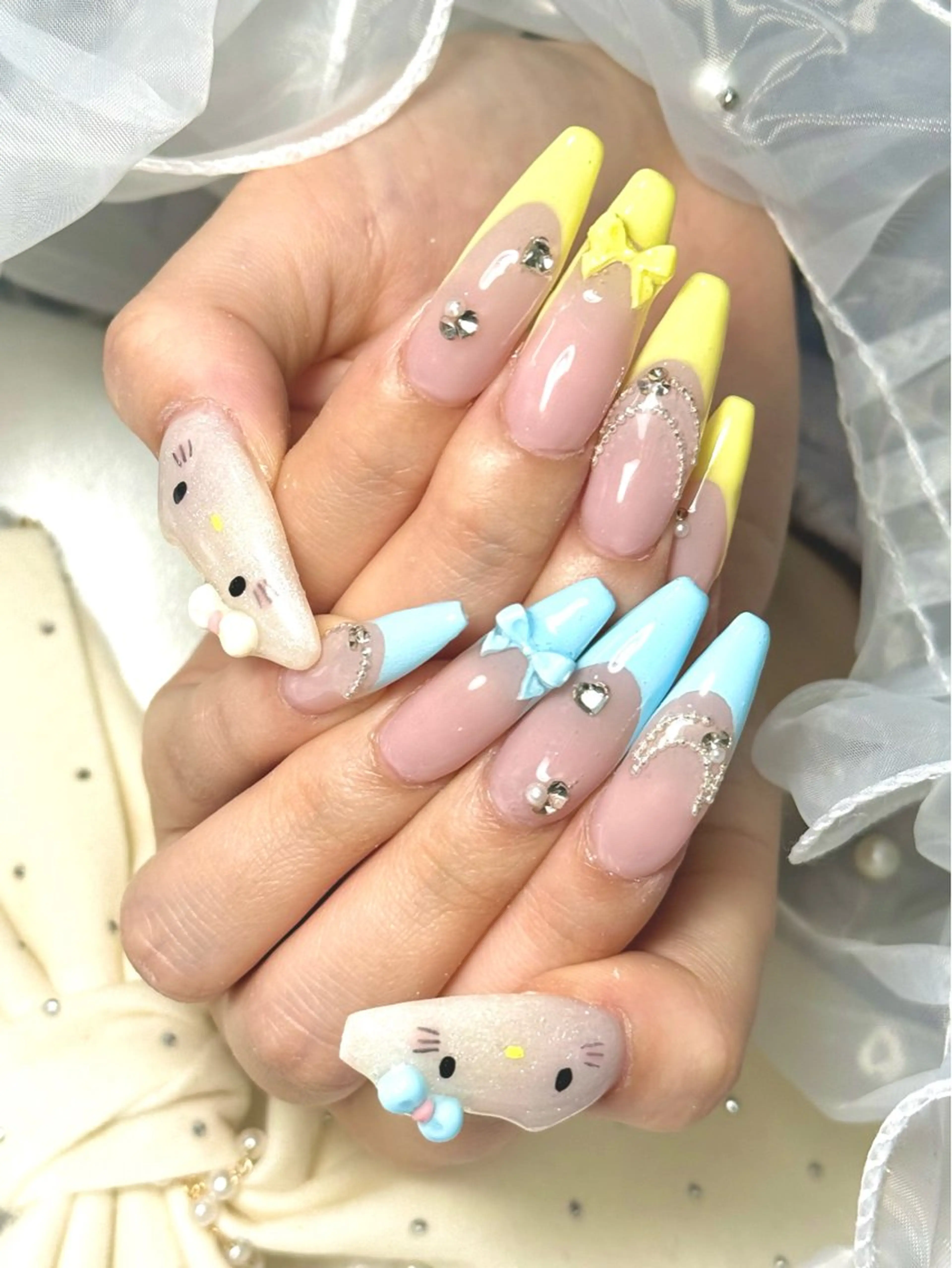 ネイル ハンドネイル ルシイ🎀新宿長さ 出しパーツ専門店のネイルデザイン