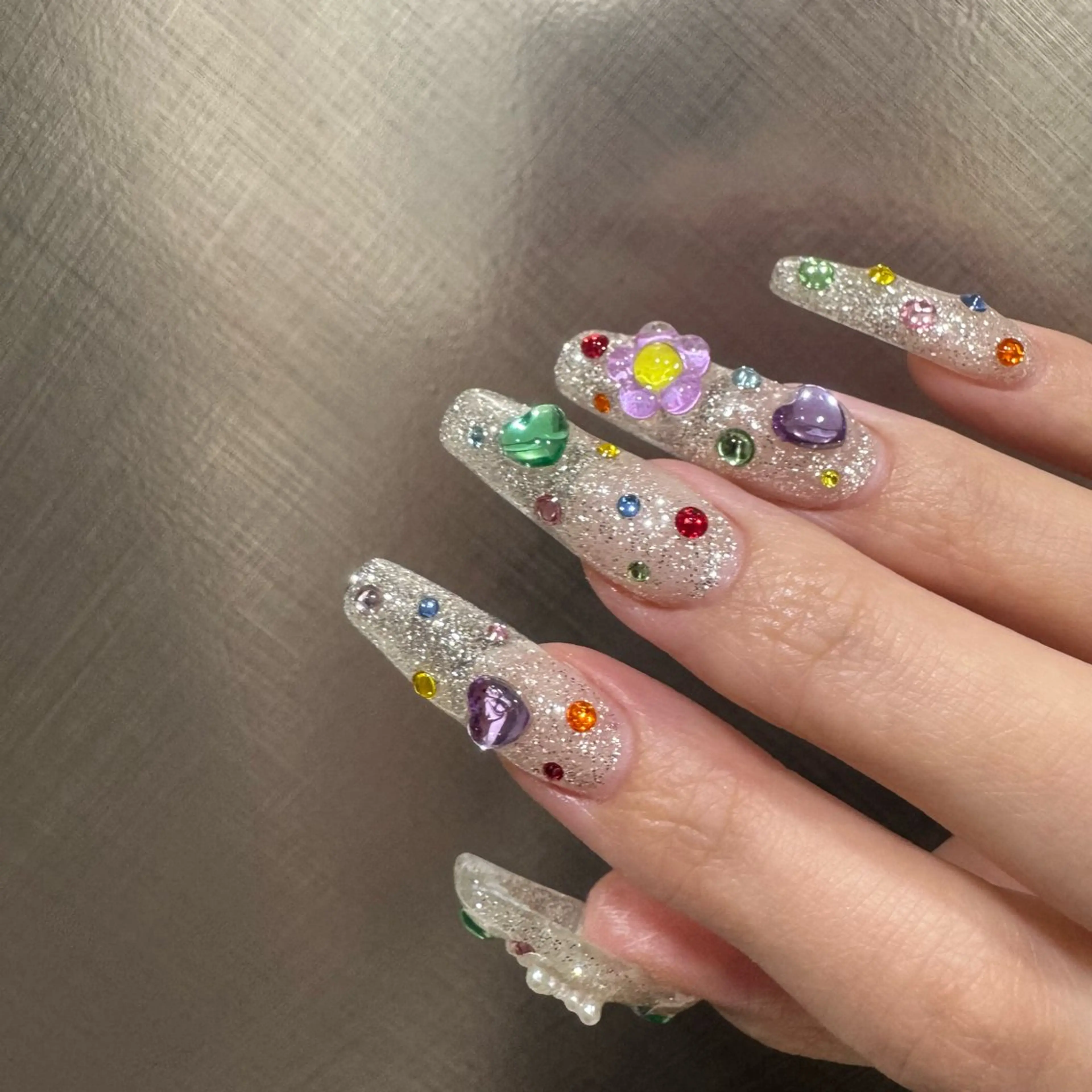 ネイル yuri 🌈のネイルデザイン